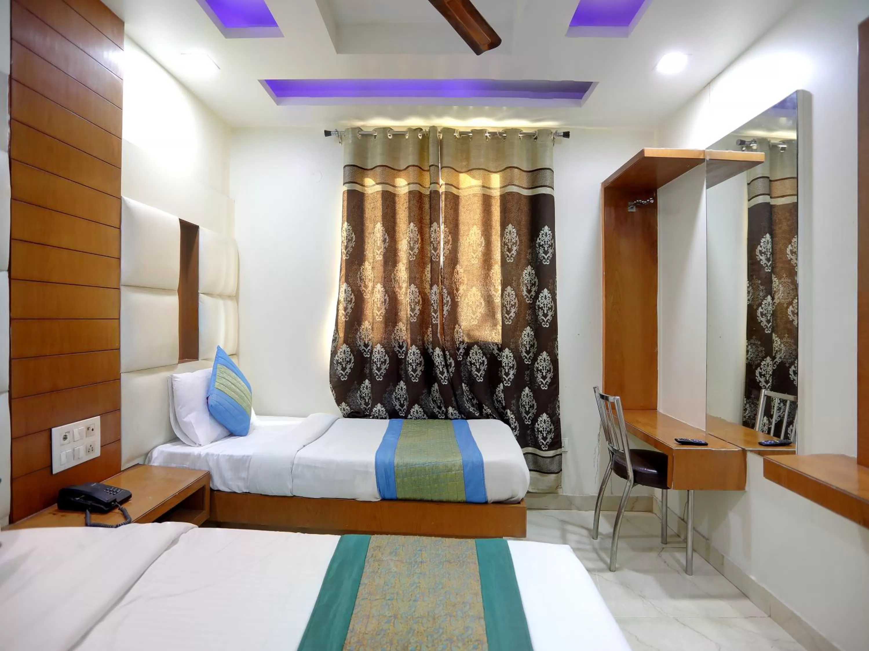 Bedroom, Bed in Hotel Tashkent Palace - Walk in from New Delhi Station & Metro Station