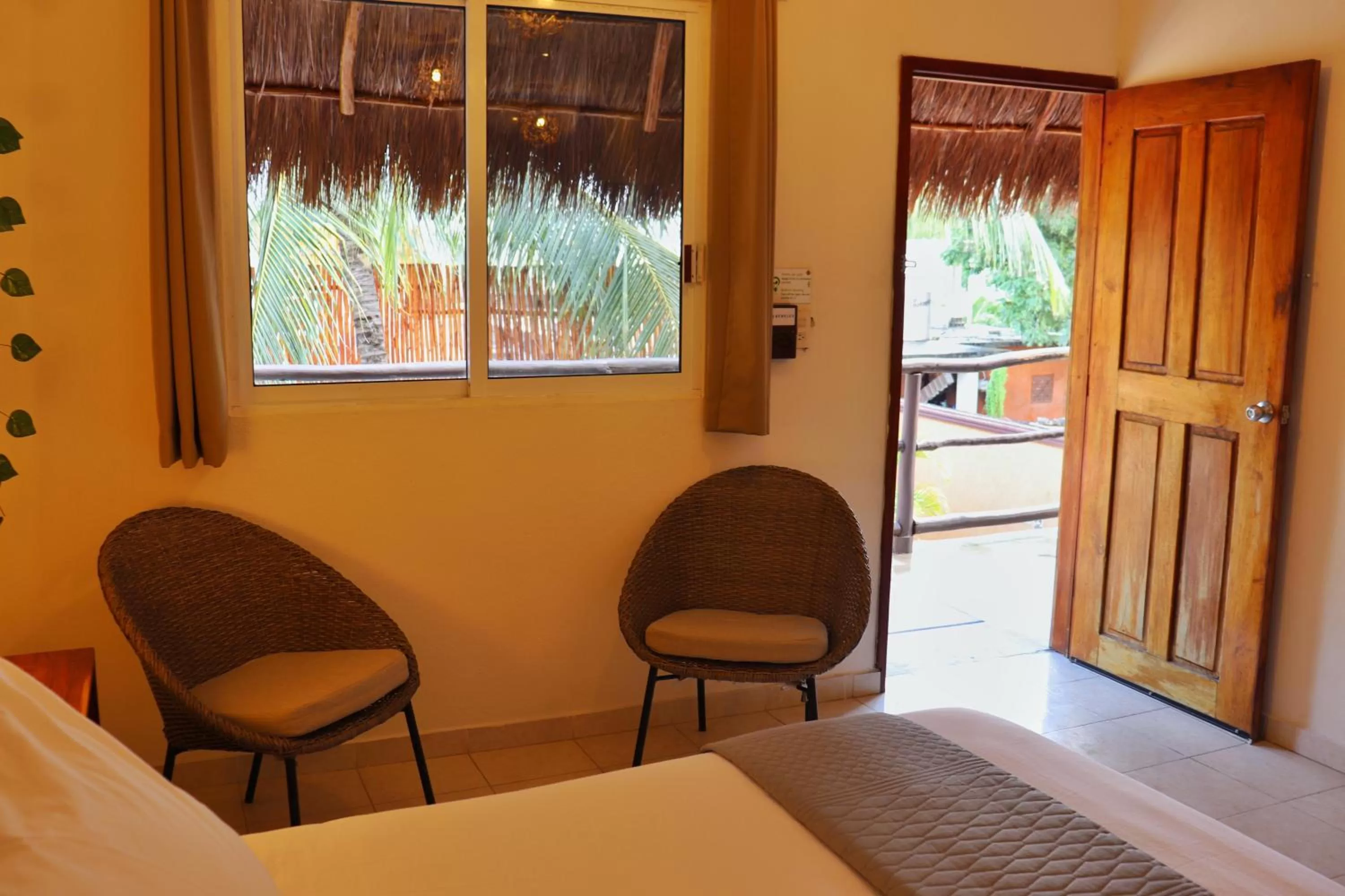 Balcony/Terrace, Bed in Hotel Sur Bacalar