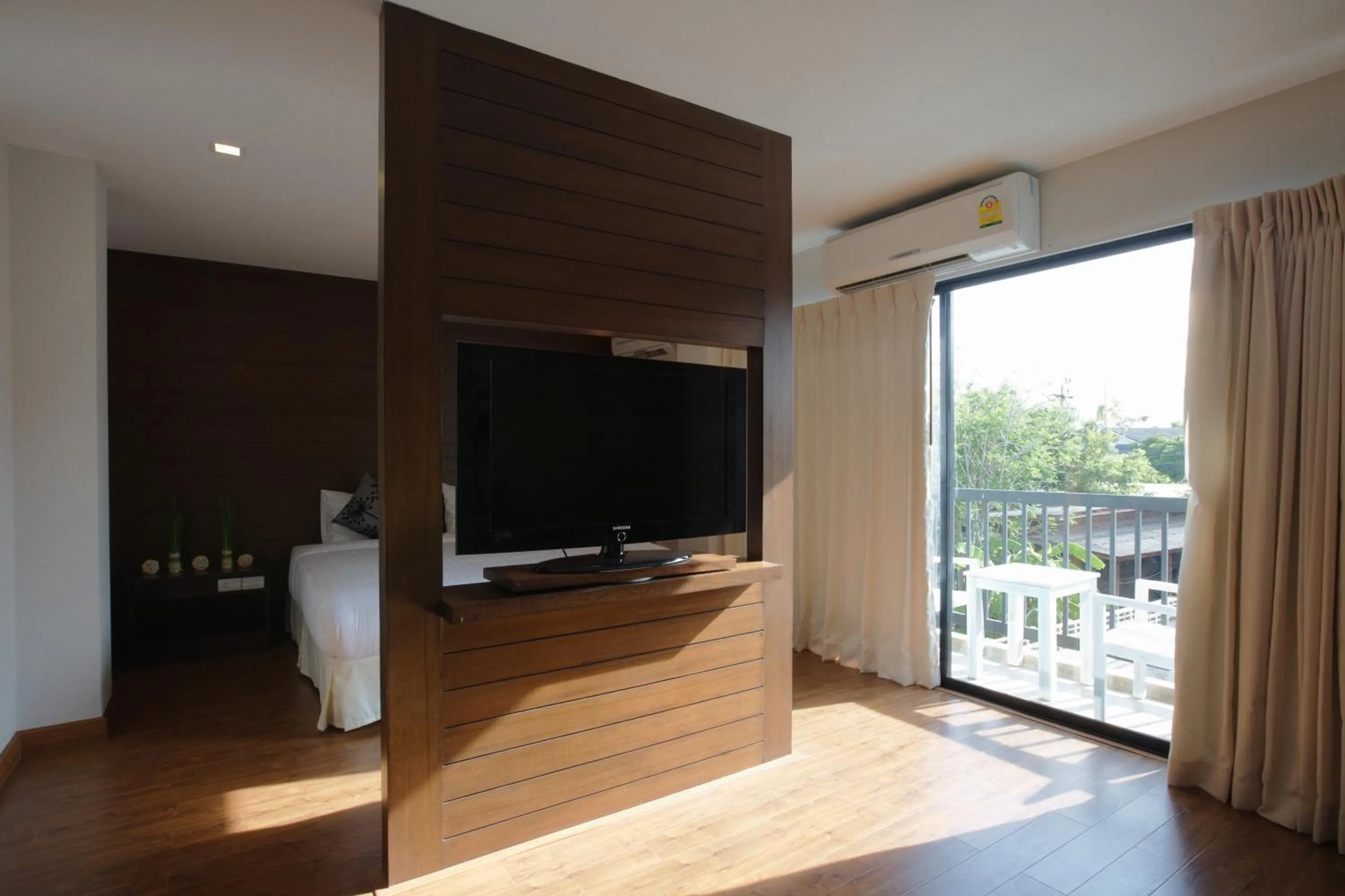 TV and multimedia in The Phoenix Hotel Bangkok - Suvarnabhumi Airport