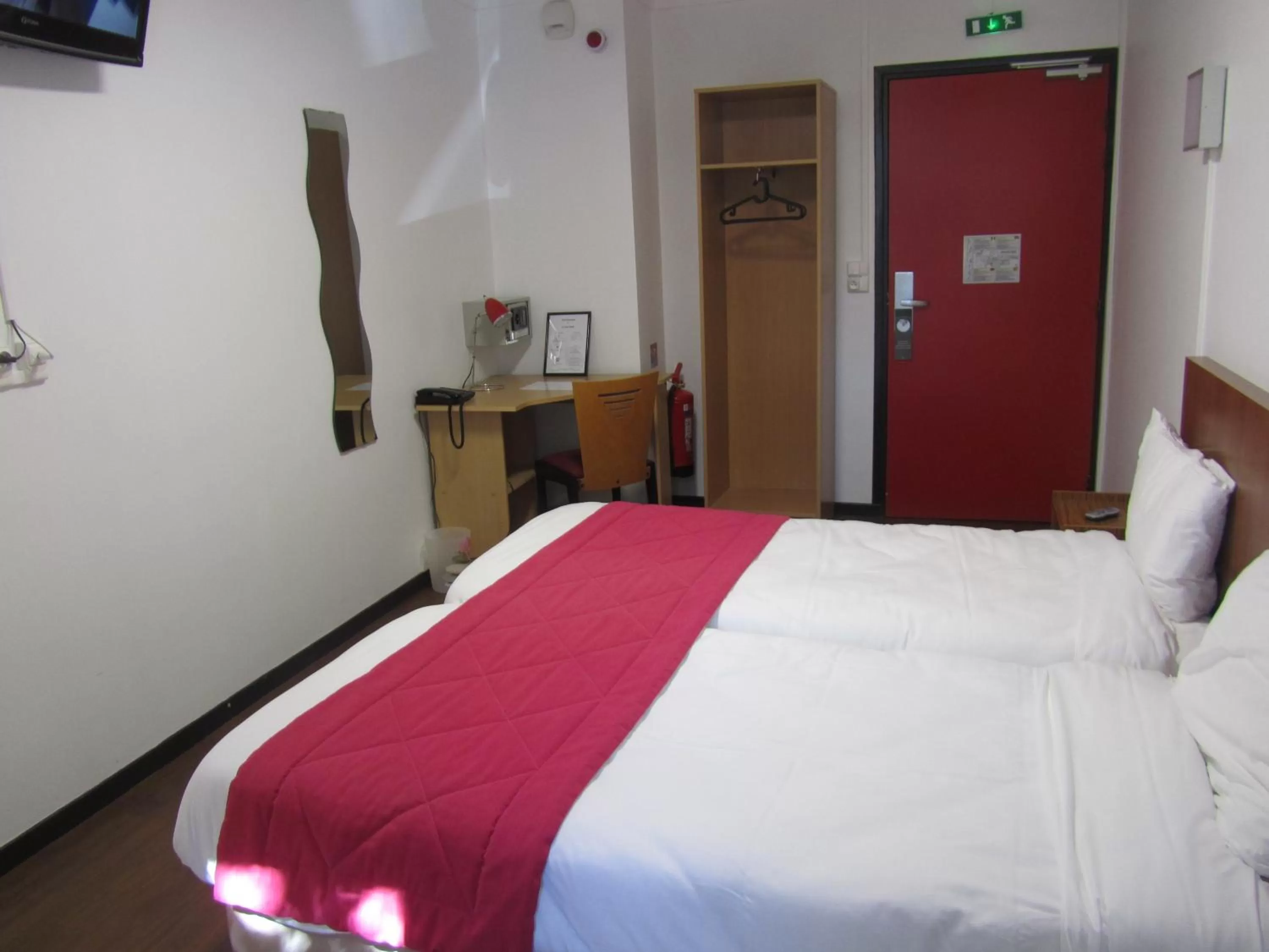 Photo of the whole room, Bed in Hôtel Le Saint Joseph