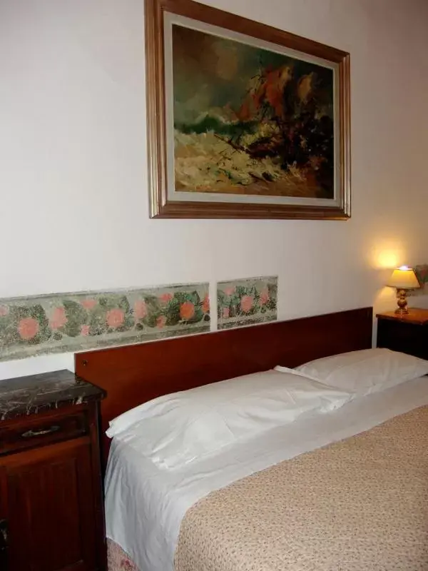 Double or Twin Room with Private External Bathroom in Albergo San Giovanni Double or Twin Room with Private External Bathroom in Albergo San Giovanni