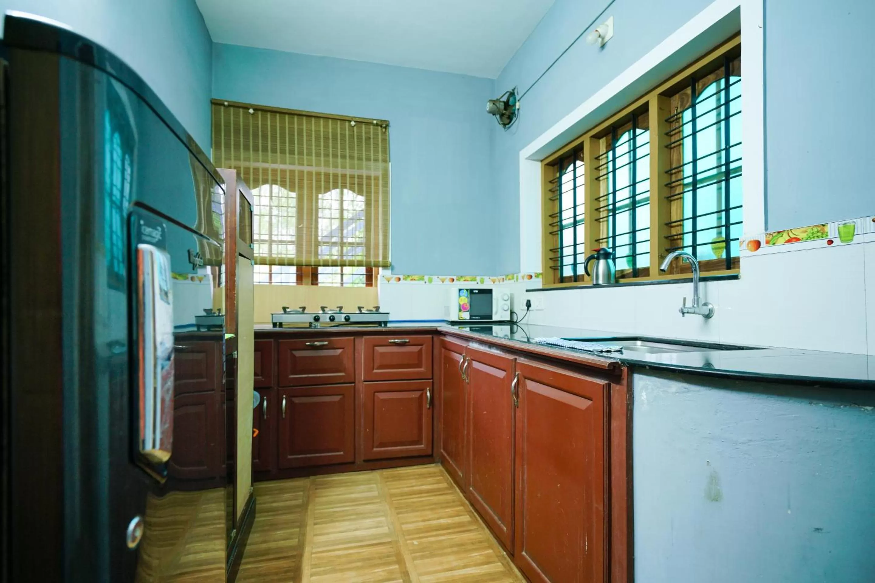 Kitchen or kitchenette, Kitchen/Kitchenette in Munnar Blue Mist