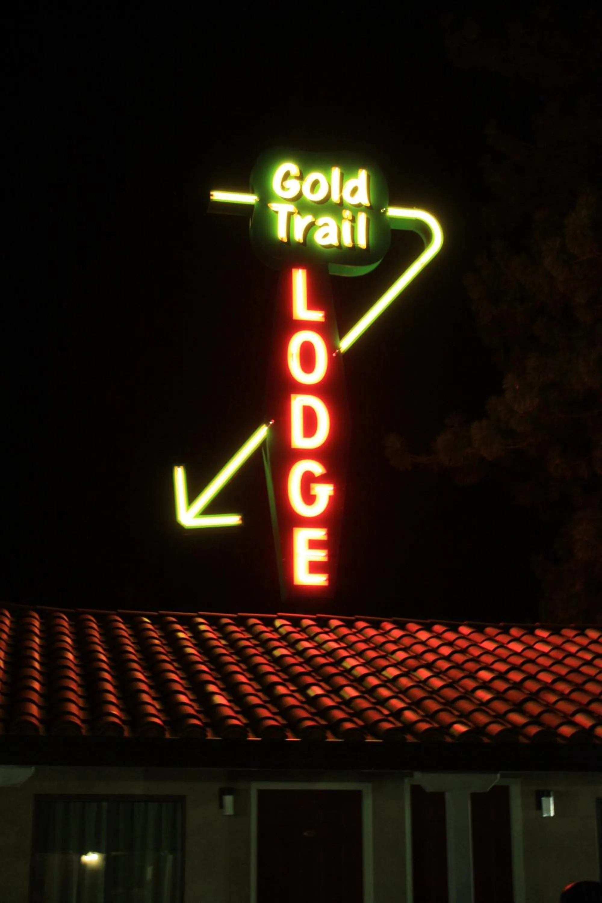 Logo/Certificate/Sign in Gold Trail Motor Lodge
