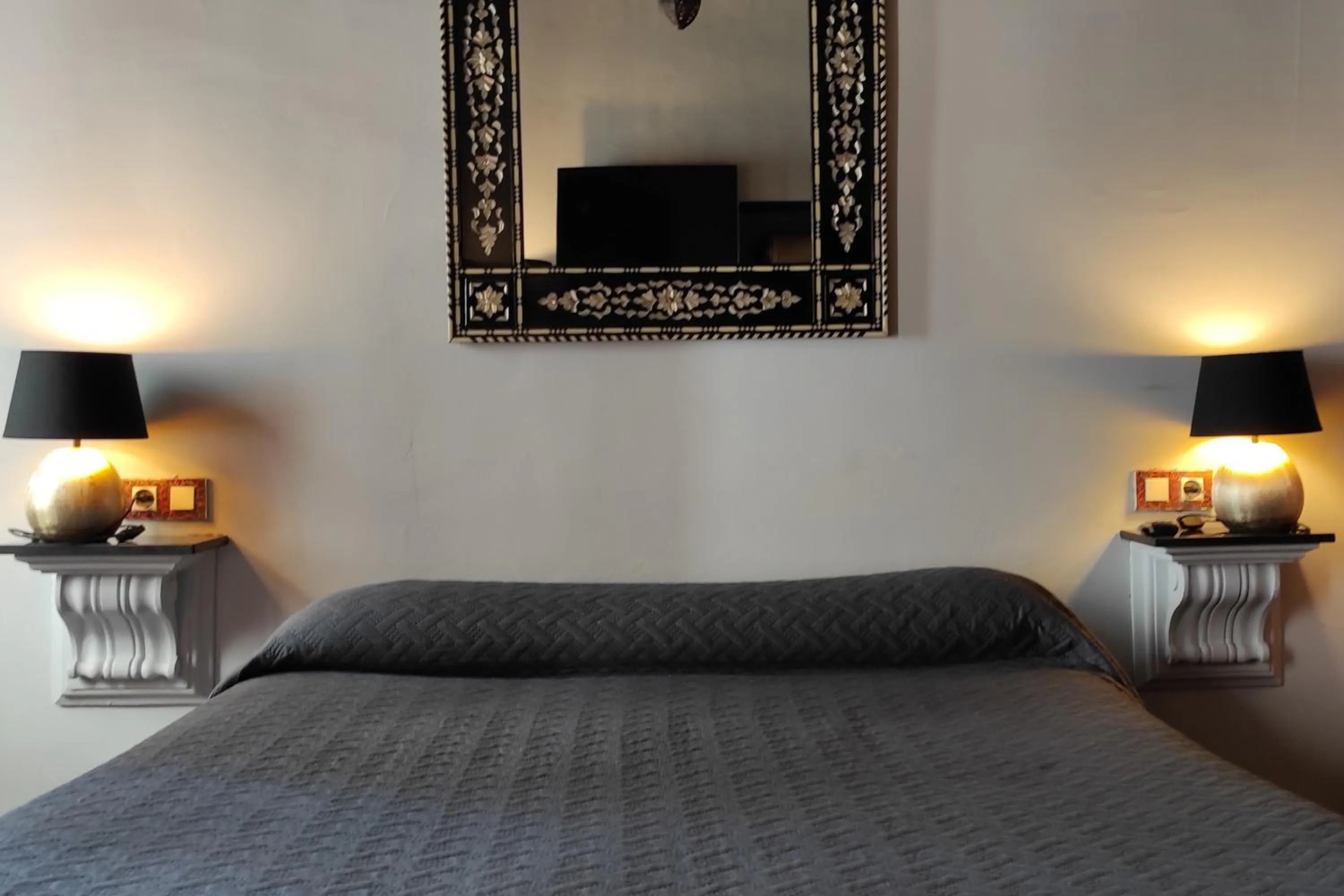 Decorative detail, Bed in Hotel la Boheme