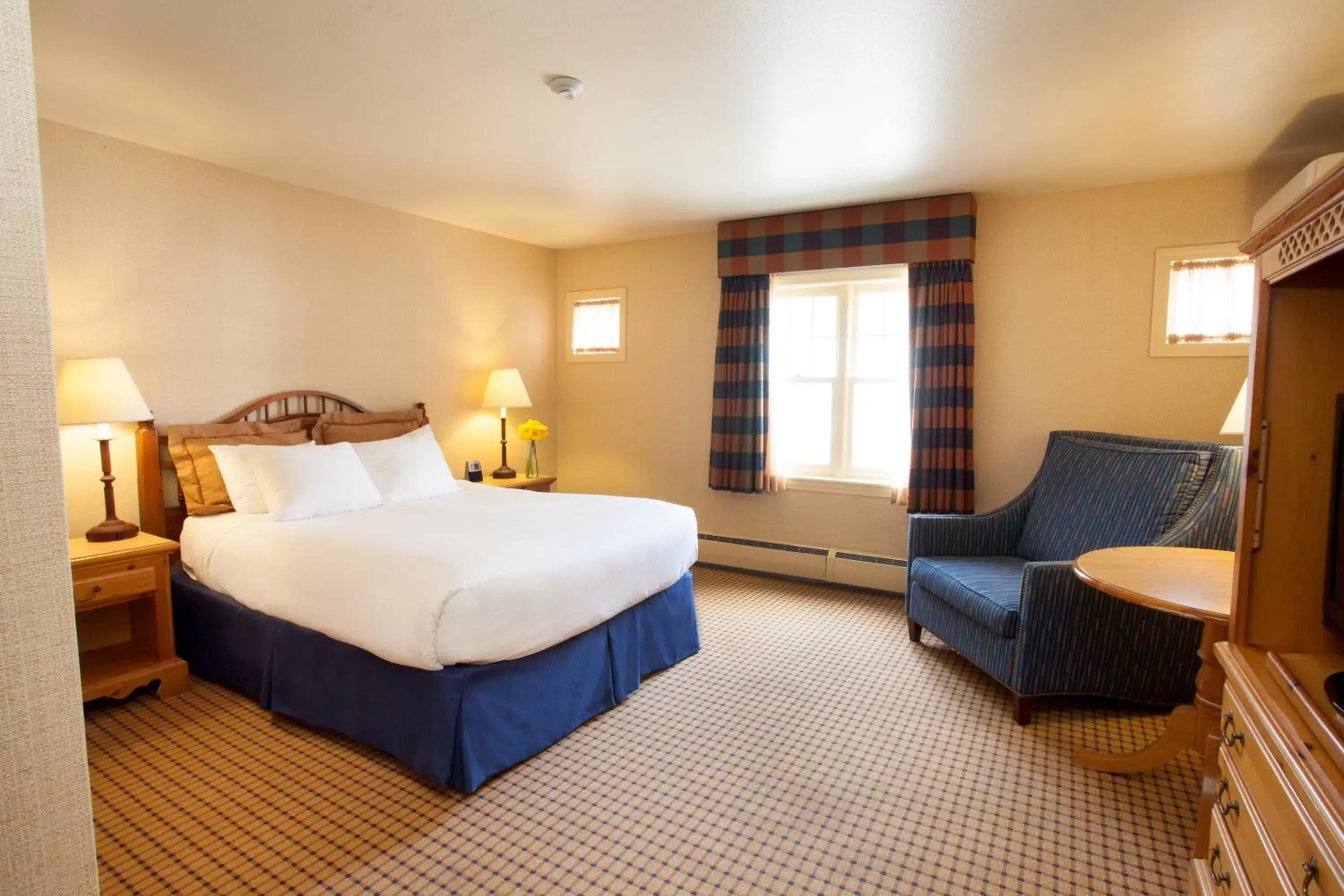 Standard Queen Room in Wolfeboro Inn Standard Queen Room in Wolfeboro Inn