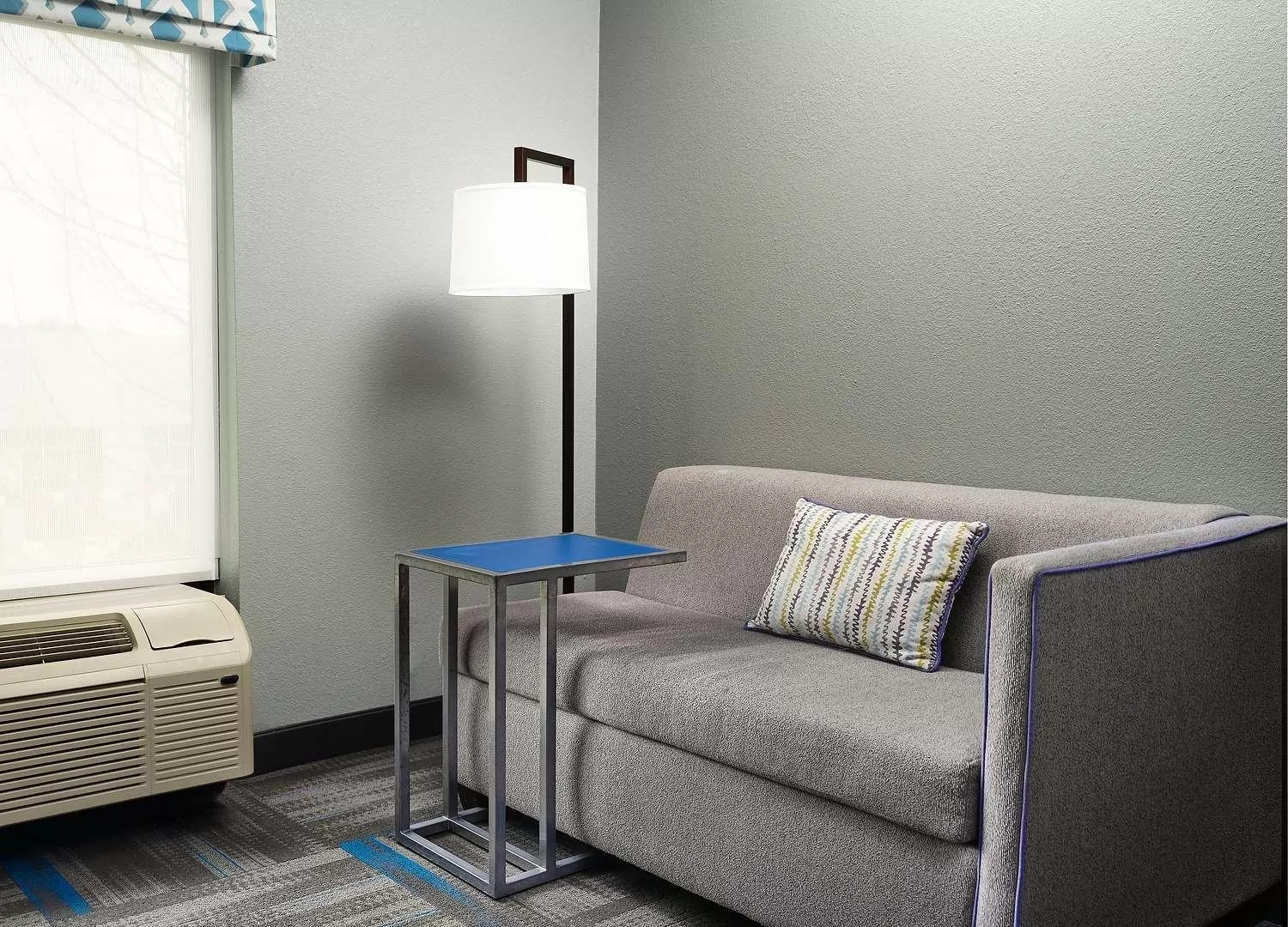 Living room in Hampton Inn Covington/Mandeville