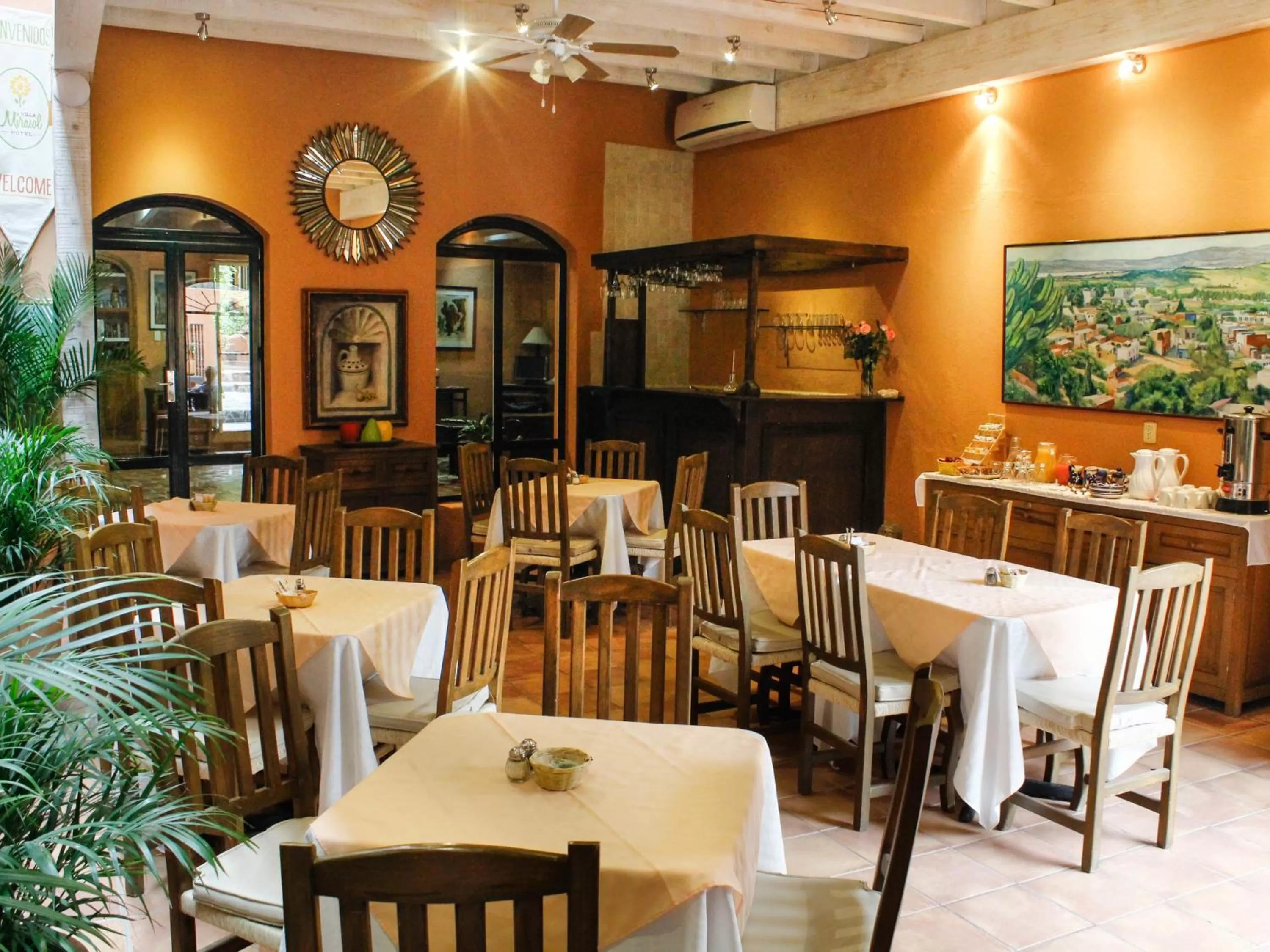 Restaurant/places to eat in Villa Mirasol