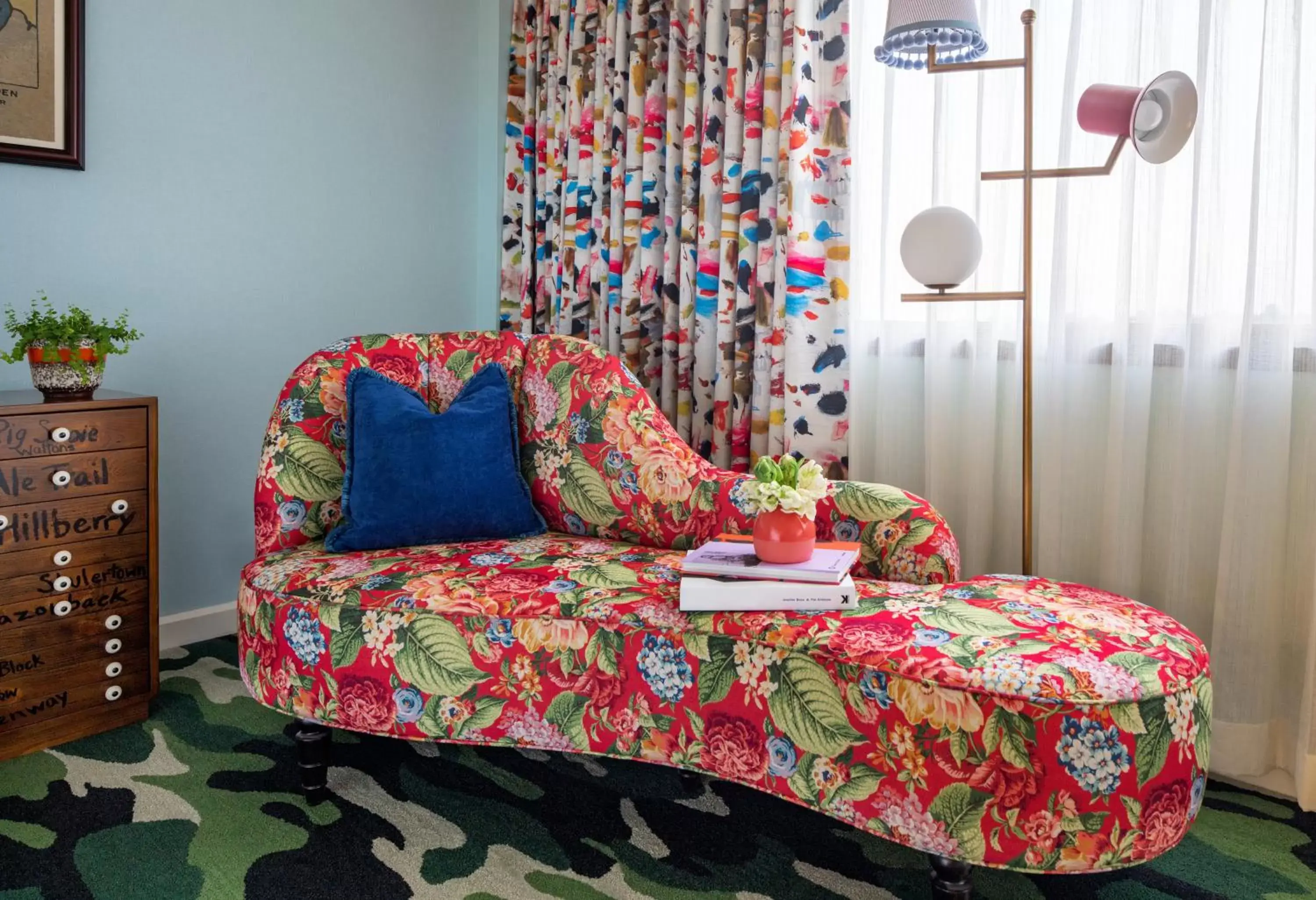 Standard King Room in Graduate Fayetteville Standard King Room in Graduate Fayetteville