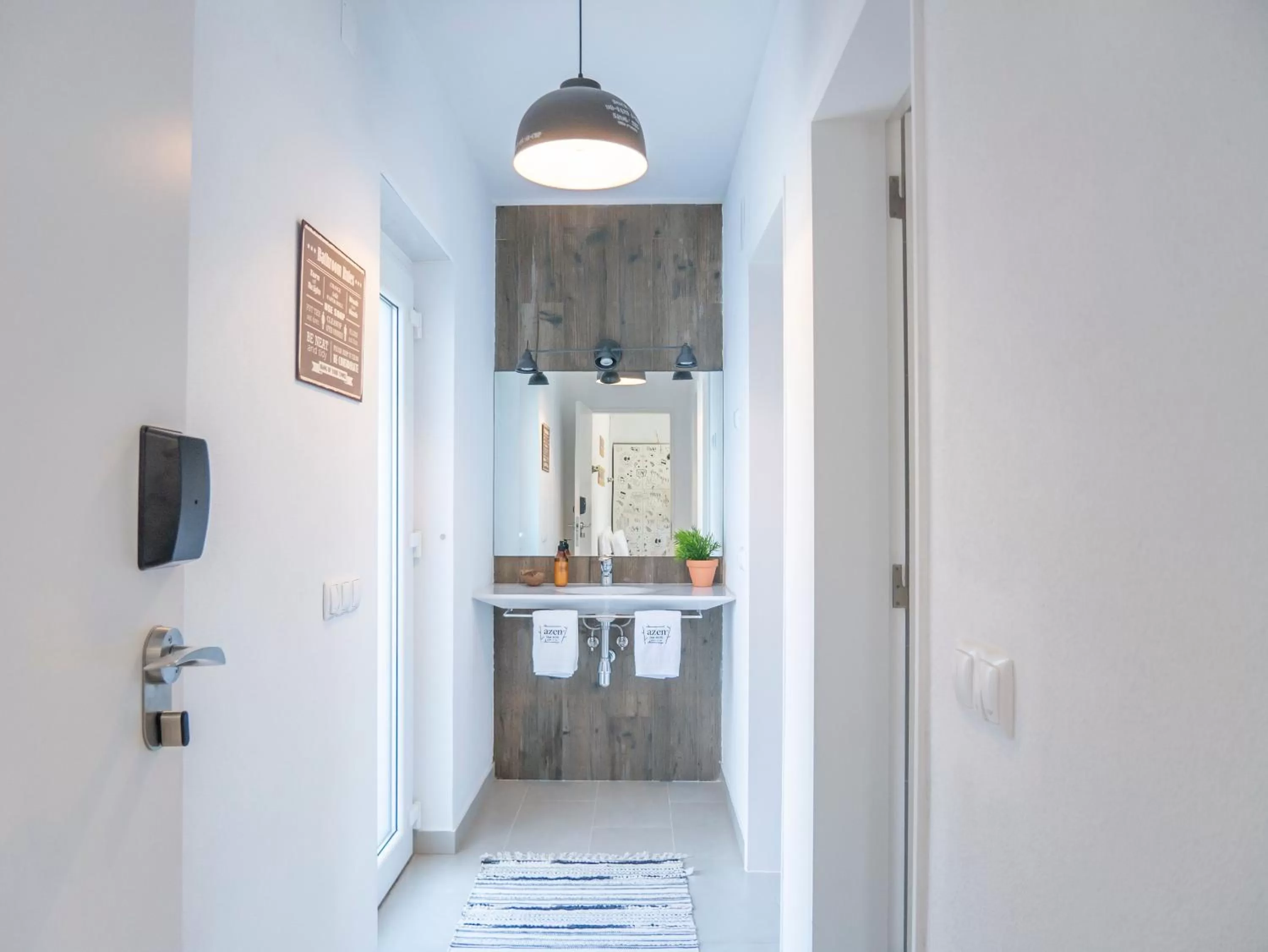 Toilet in Azen Cool House