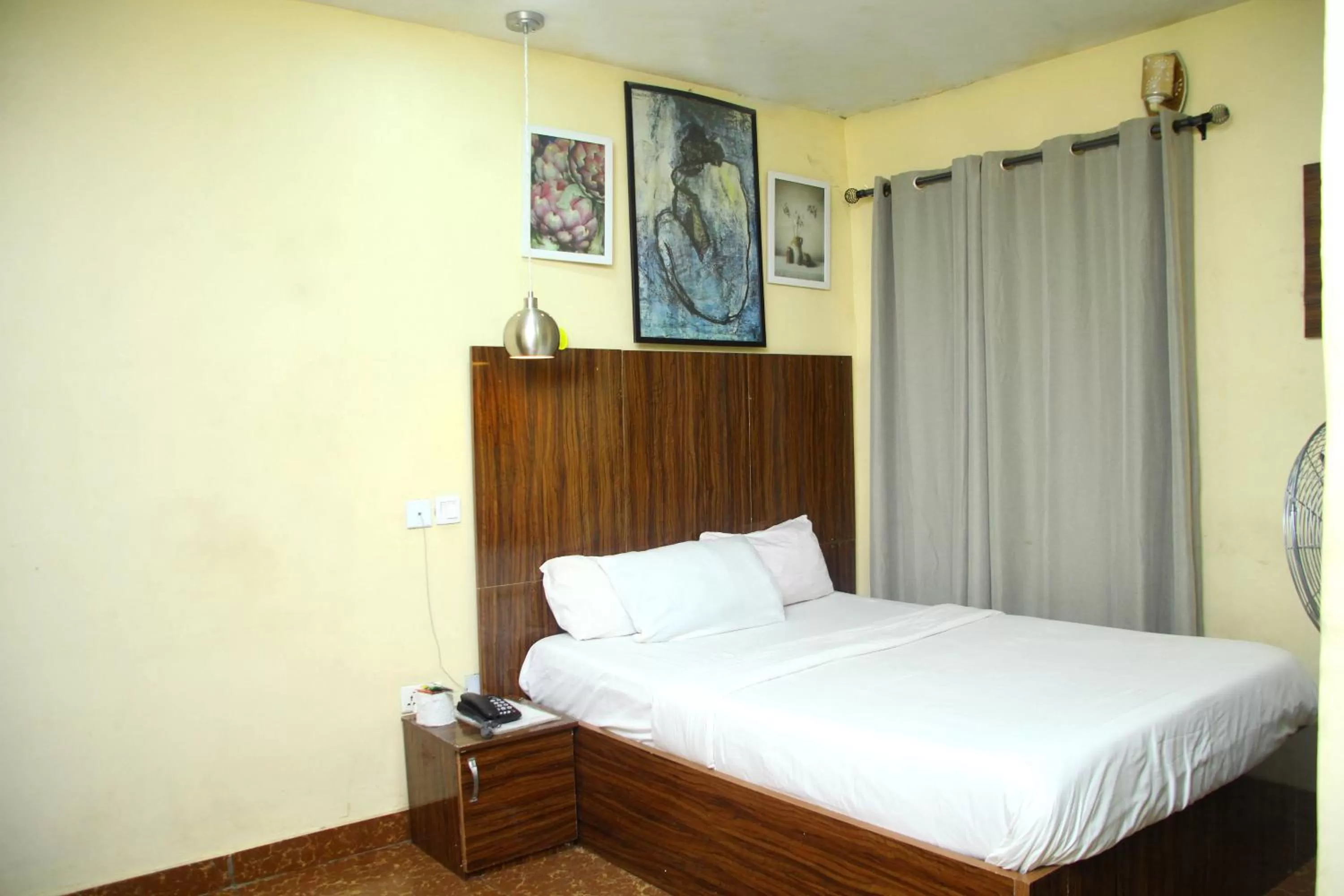 Bedroom, Bed in ONTARIO SUITES