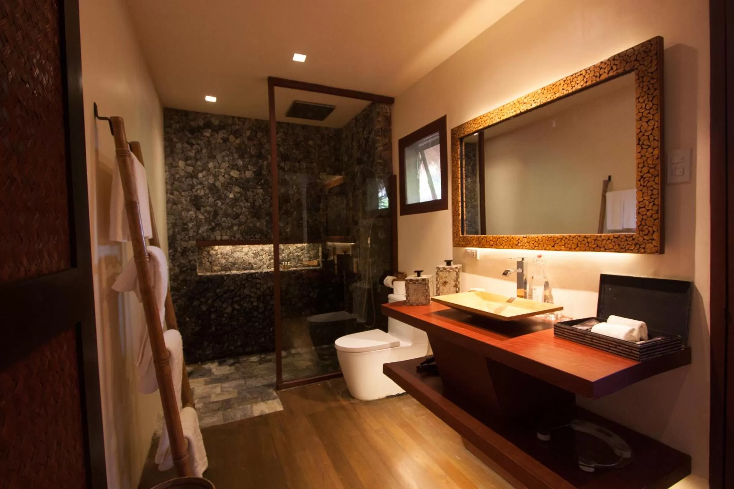 Toilet in Cauayan Island Resort and Spa