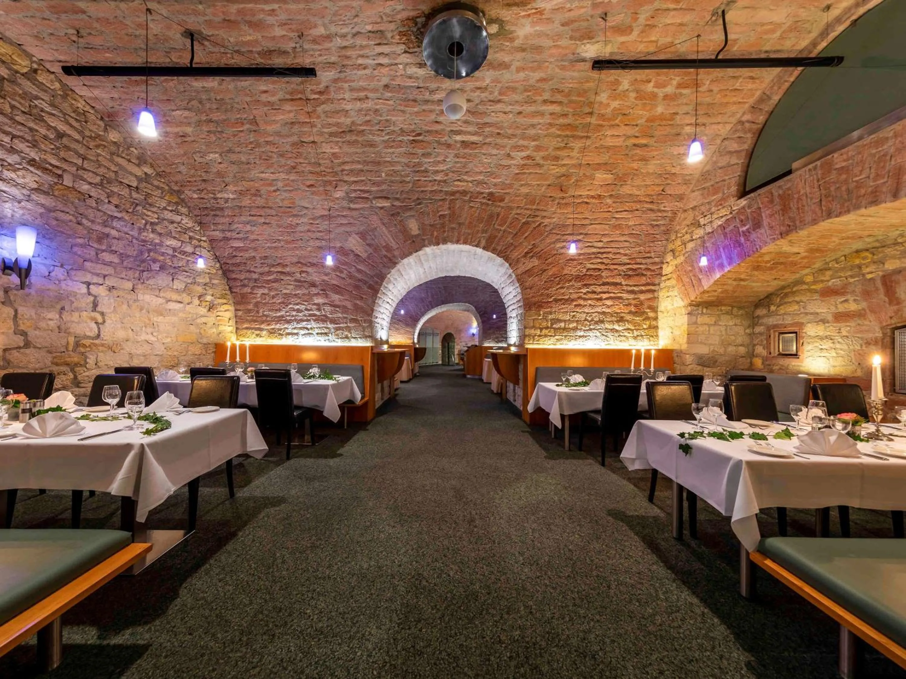 Restaurant/Places to Eat in Novotel Mainz