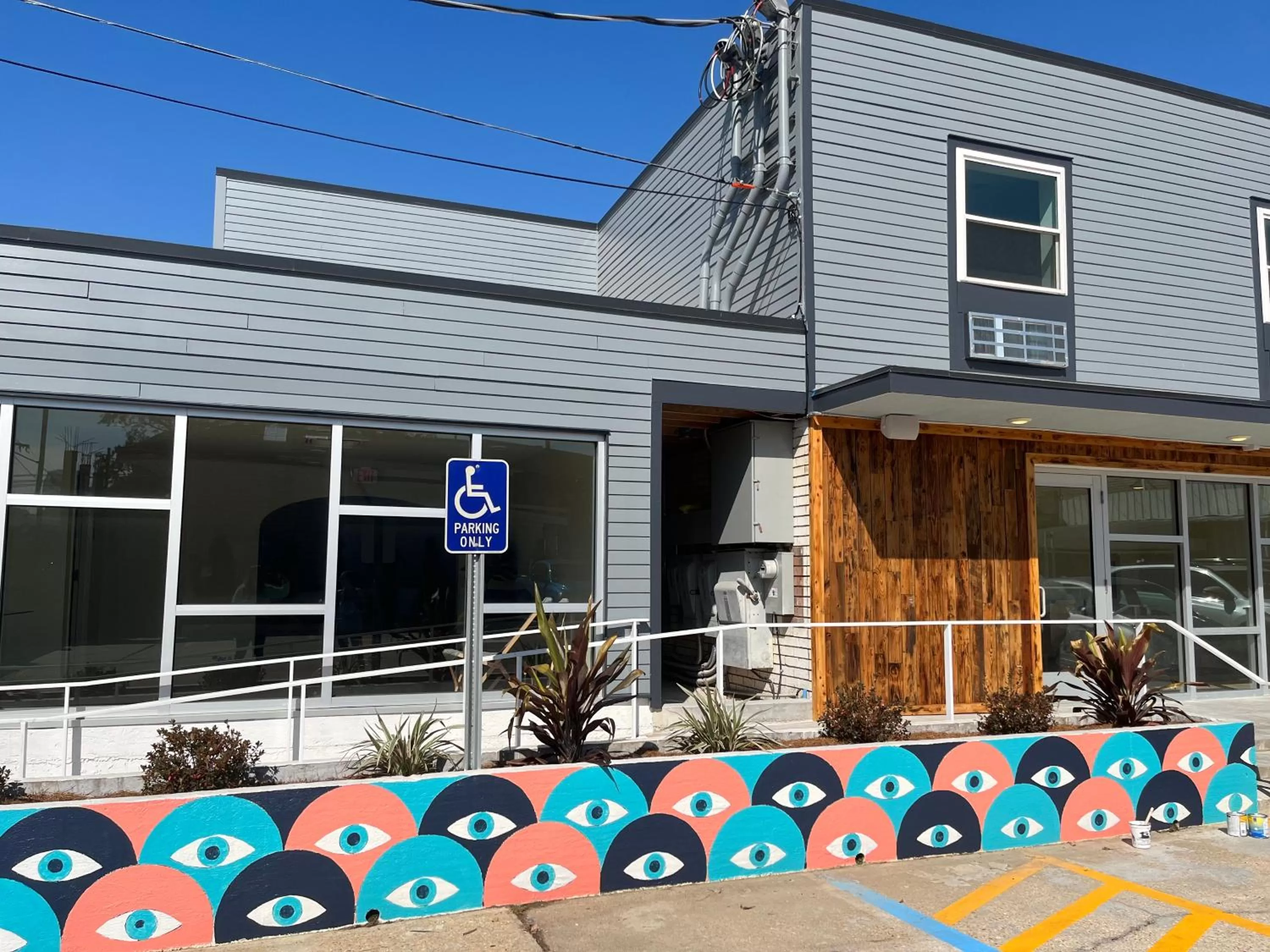 Property Building in Lucky Inn New Orleans