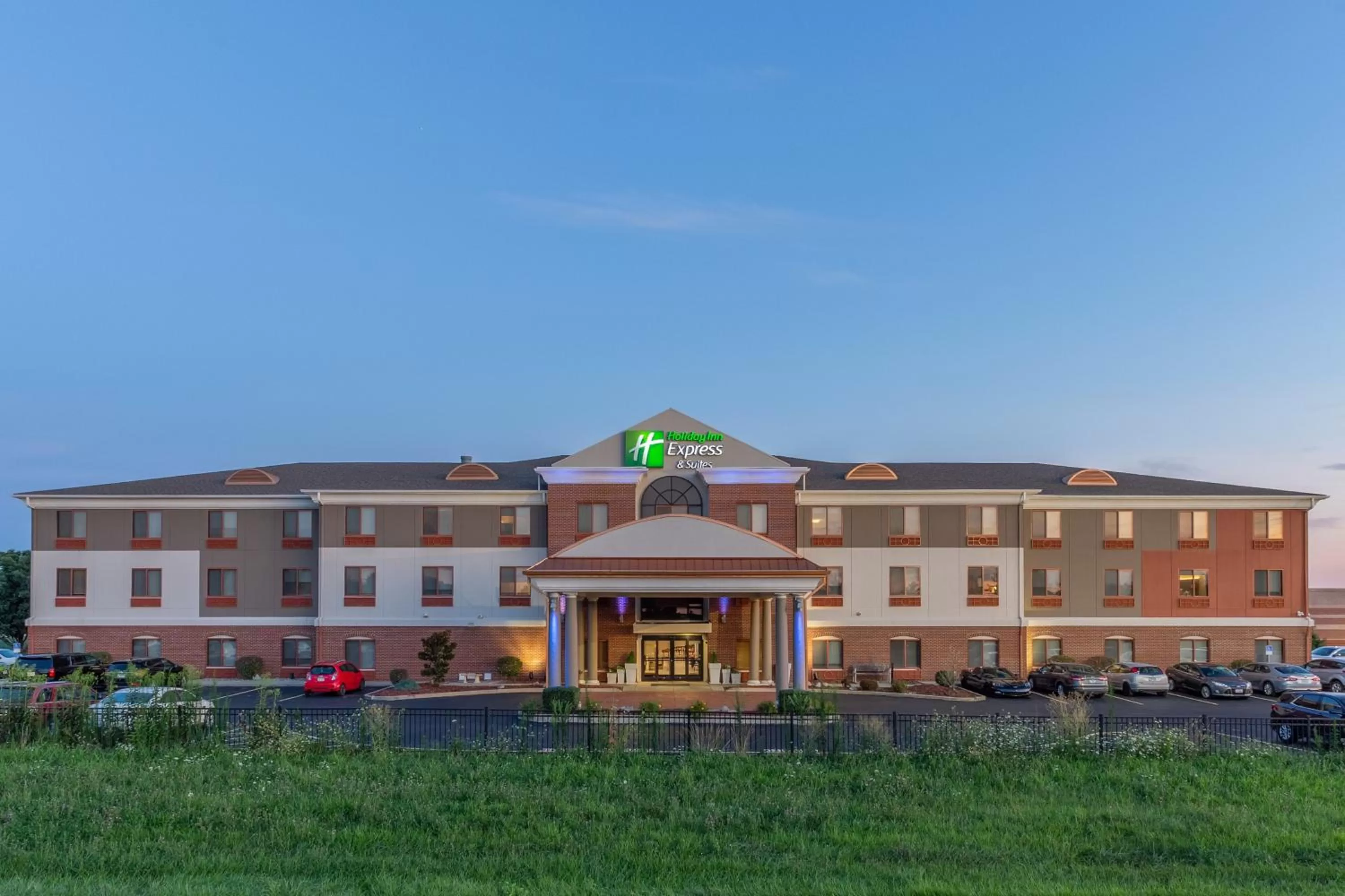 Property building in Holiday Inn Express & Suites O'Fallon-Shiloh by IHG