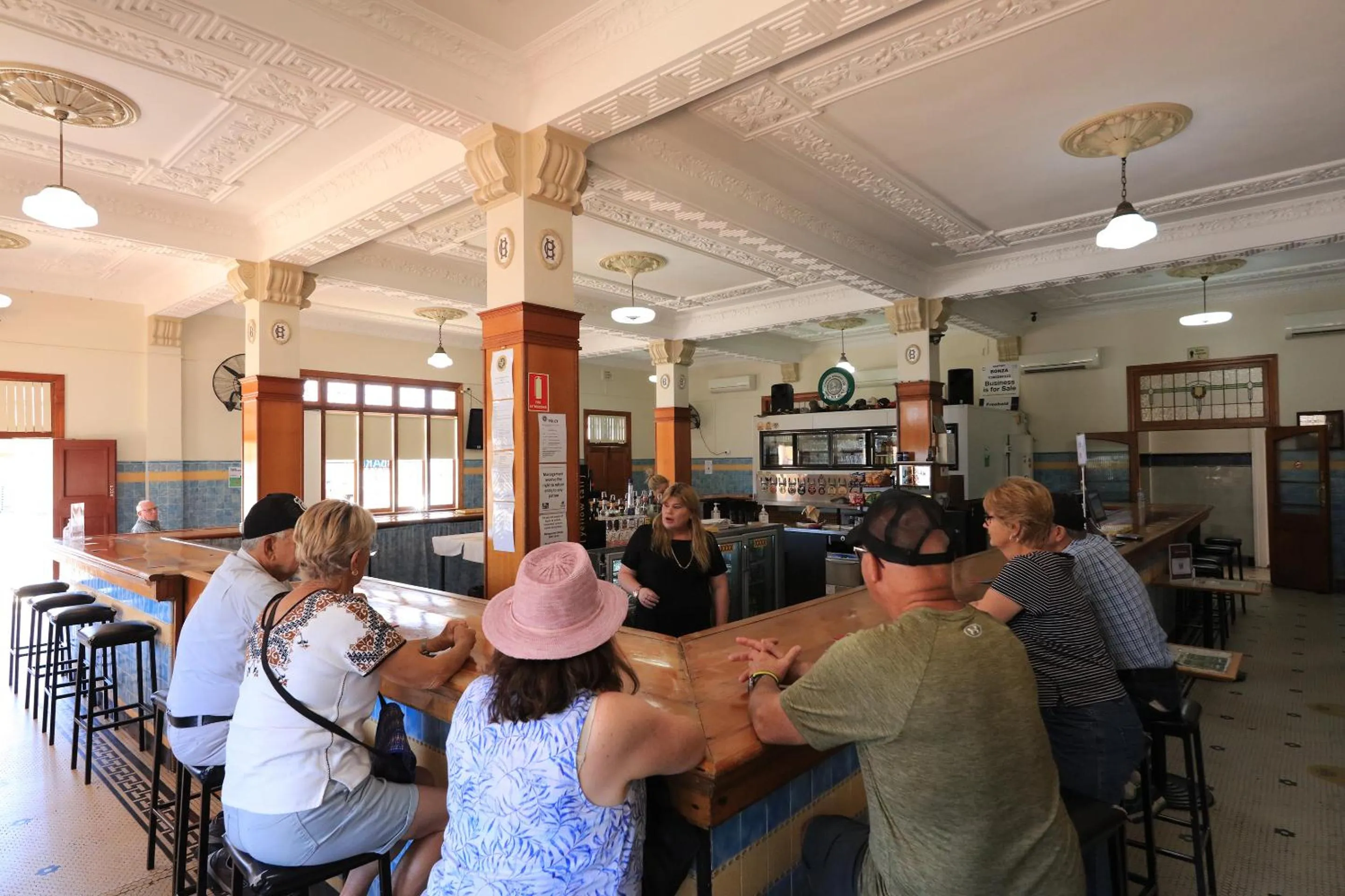 Restaurant/places to eat in Hotel Corones