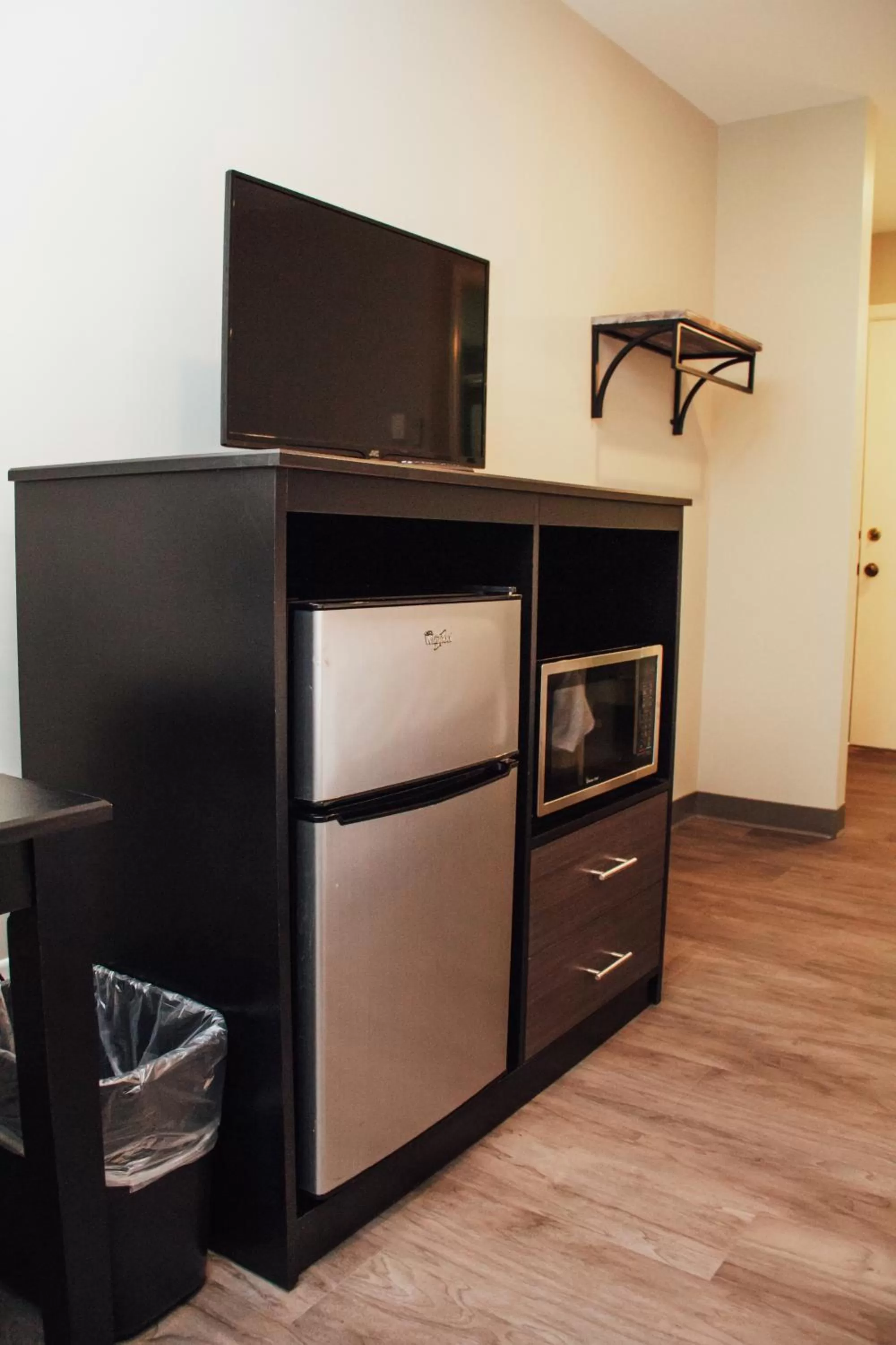 Country Squire Inn and Suites