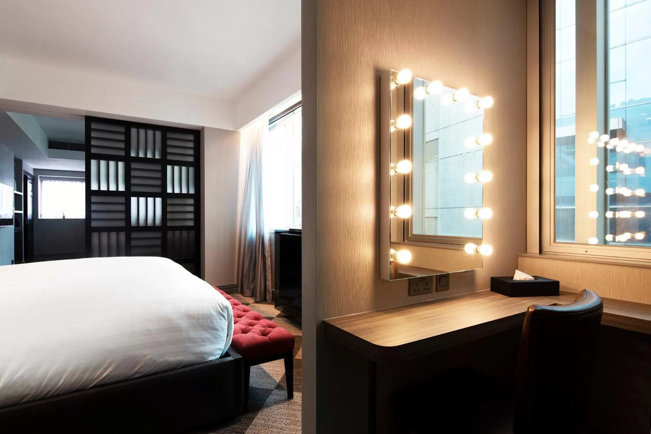Photo of the whole room, Bed in Ovolo Central