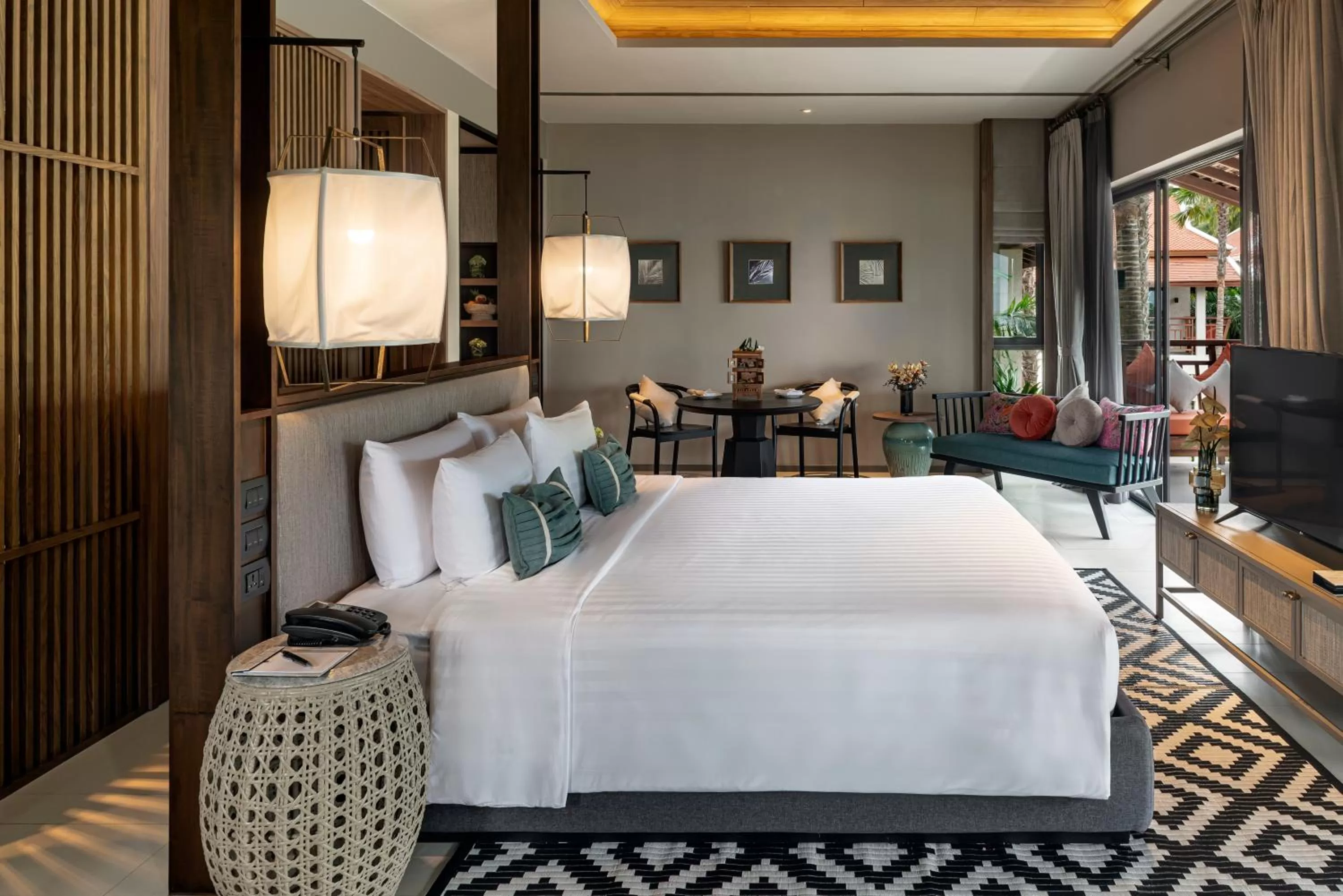 Bed in Grand Mercure Khao Lak Bangsak