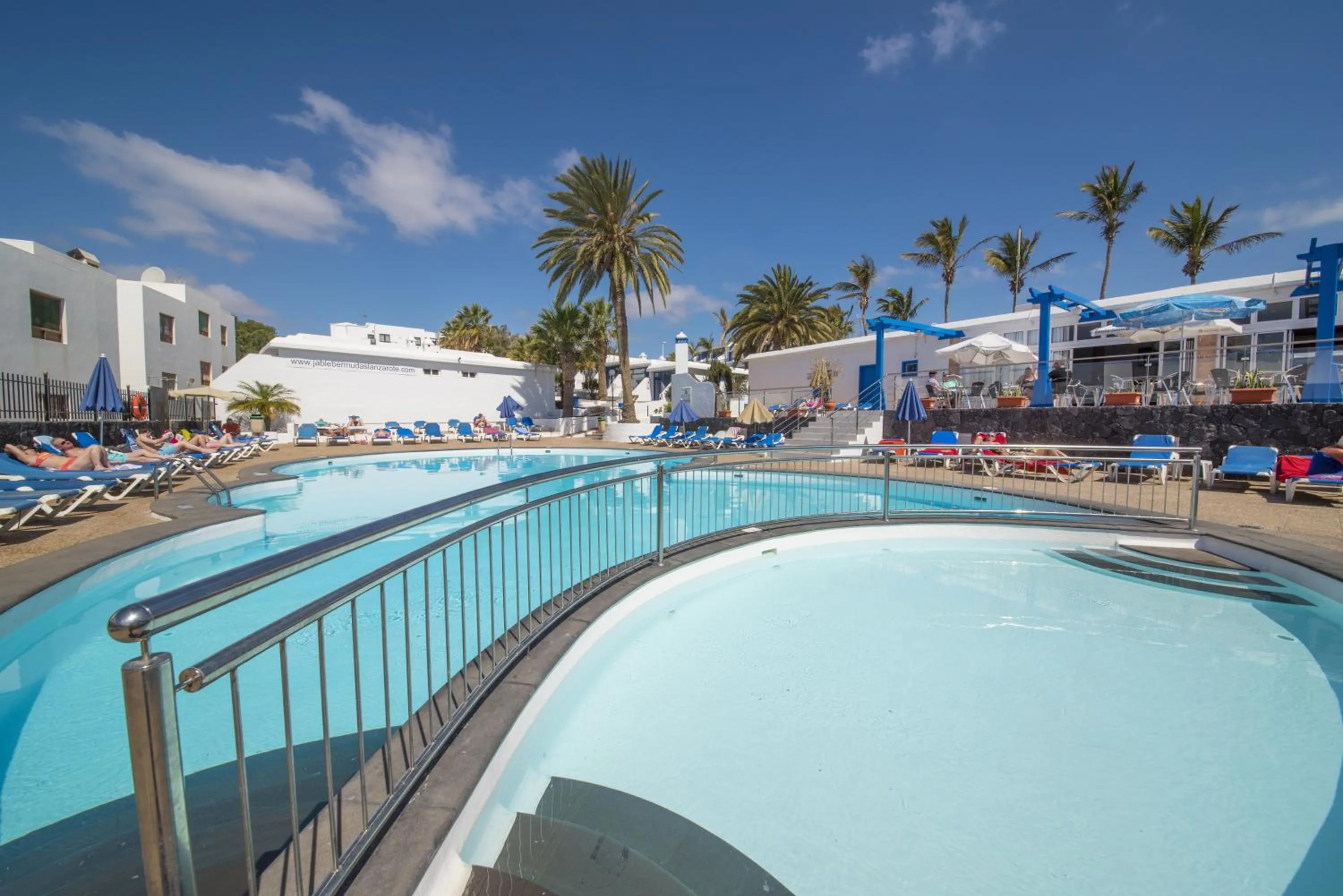 Swimming pool in Apartamentos Jable Bermudas