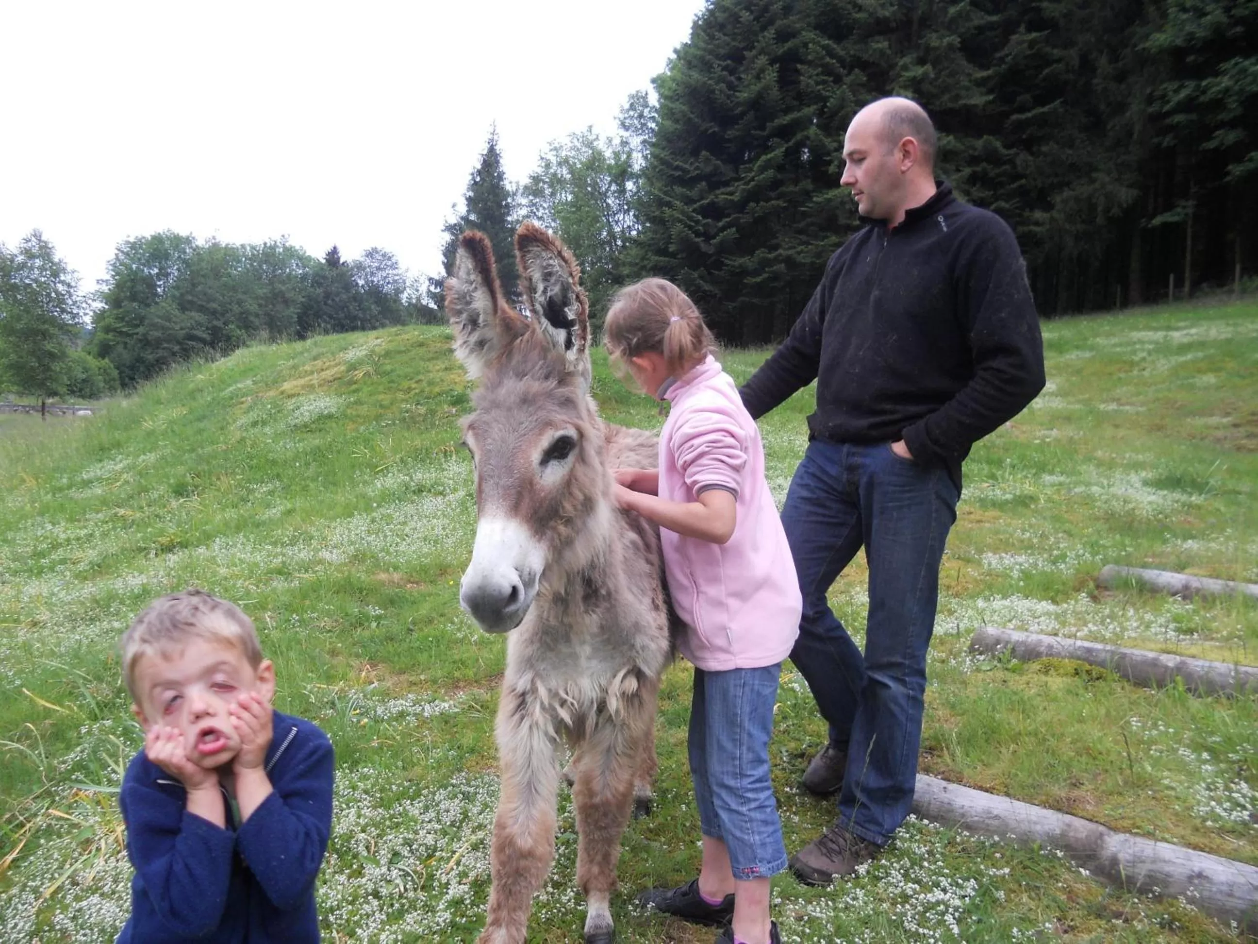 Facade/entrance in Auberge du Saut des Cuves