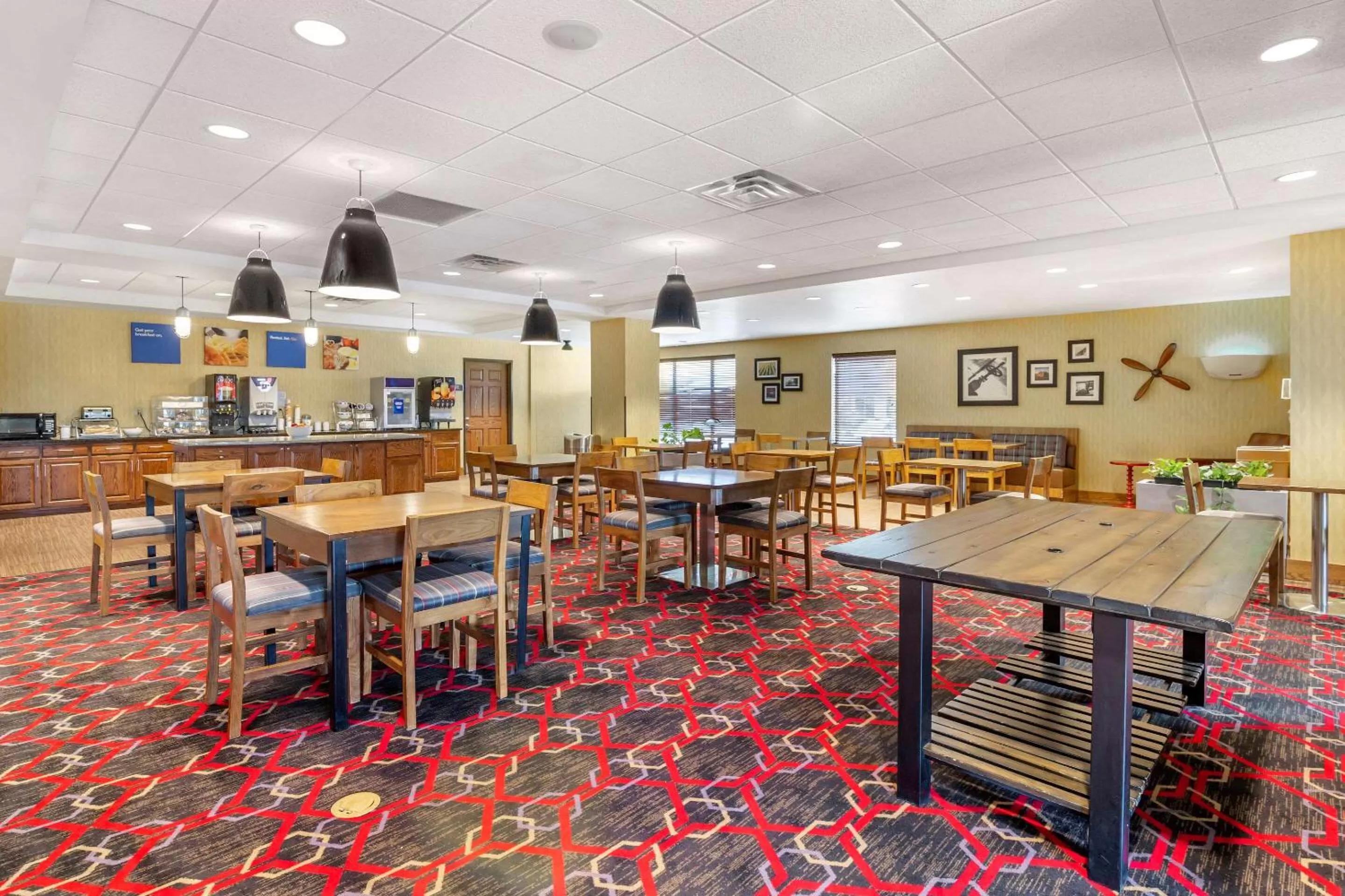 Restaurant/places to eat in Sonesta Essential Minot