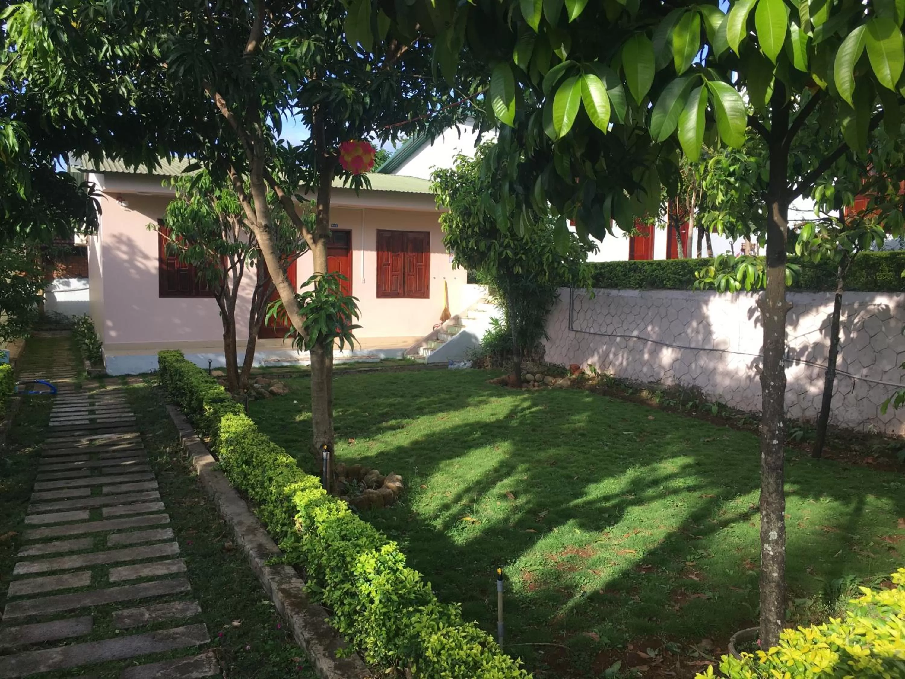 Garden in Nhà Nghỉ THẢO NGUYÊN XANH