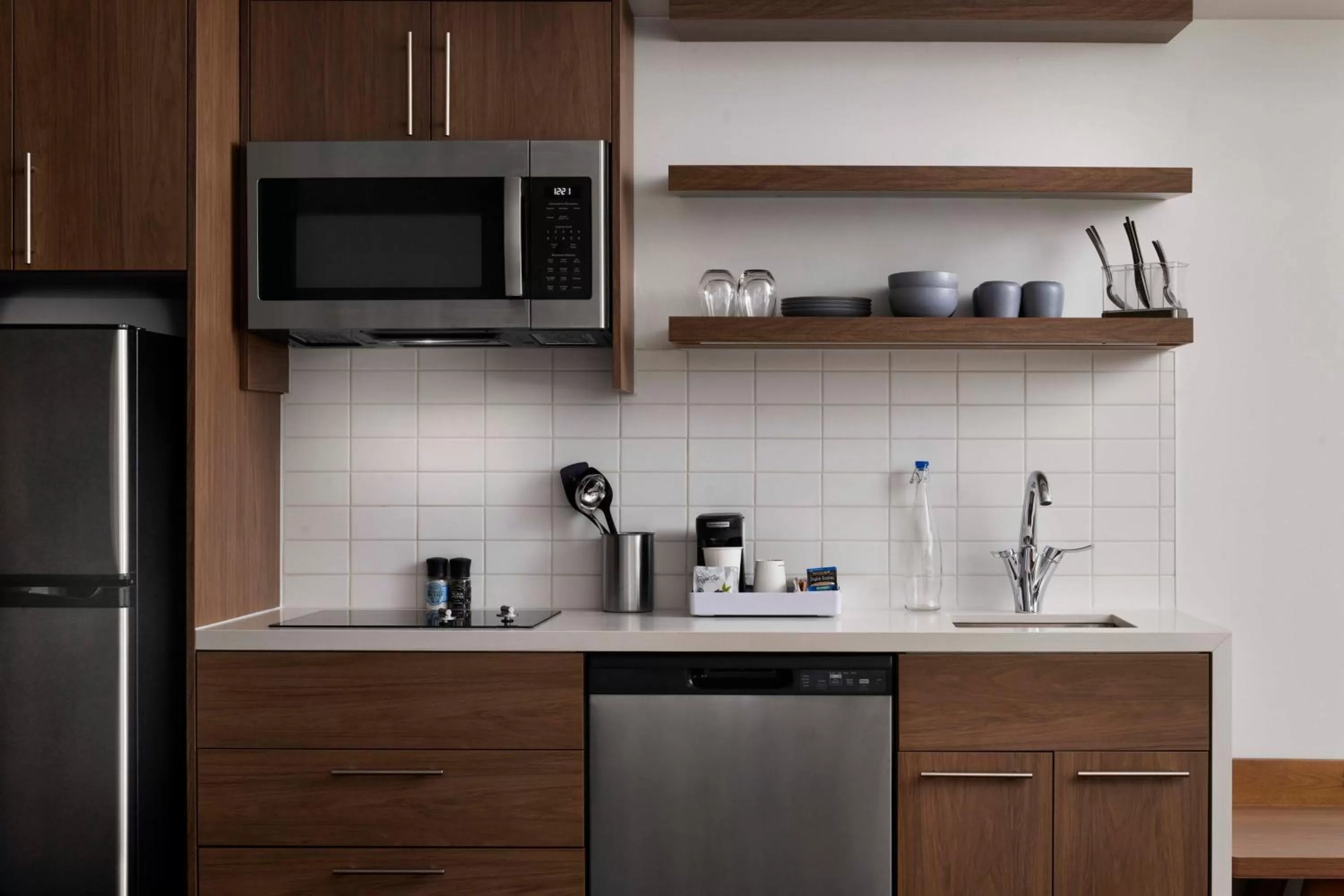 Kitchen or kitchenette in Element by Westin Baton Rouge South