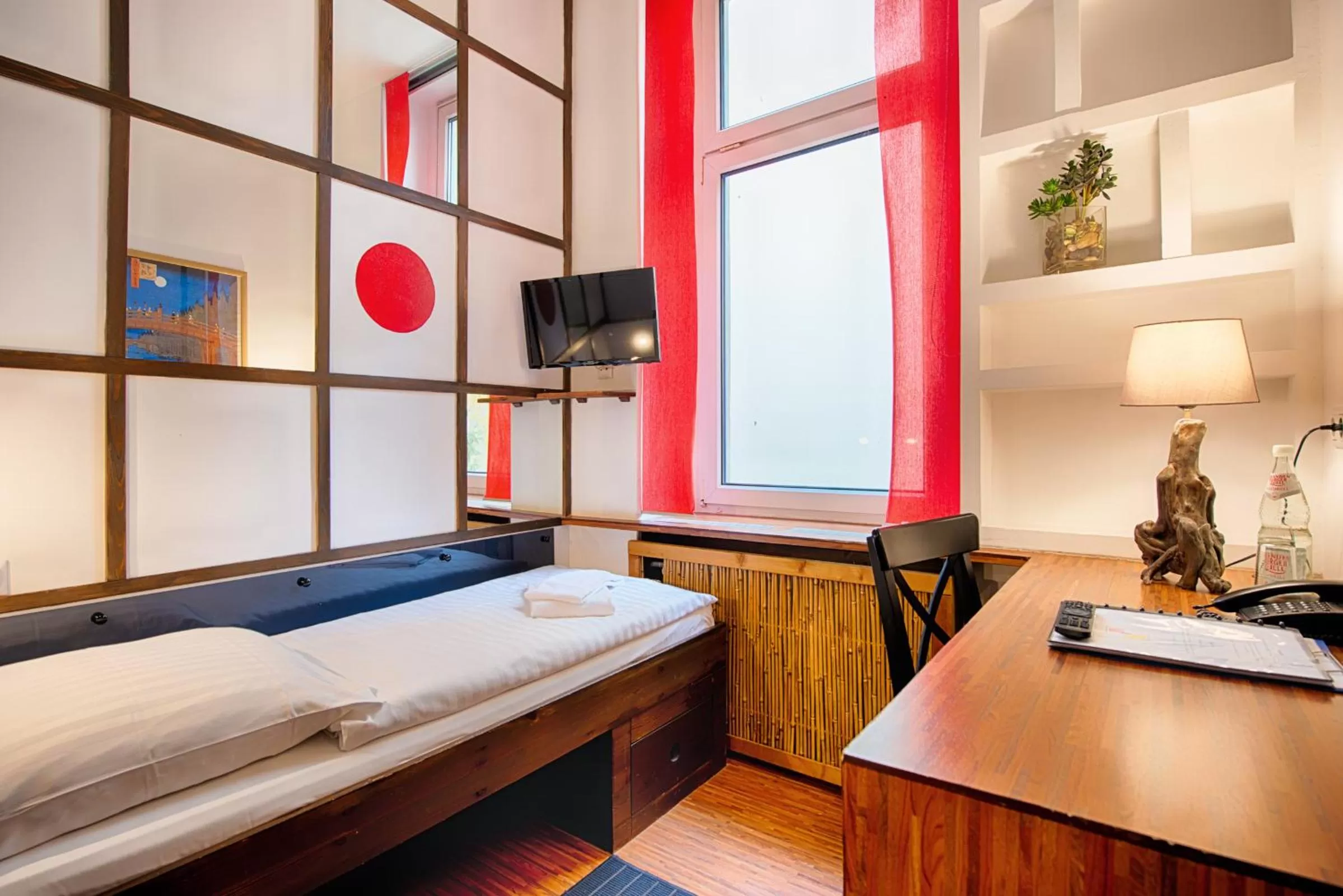 Bedroom, Bed in Art Hotel Charlottenburger Hof Berlin