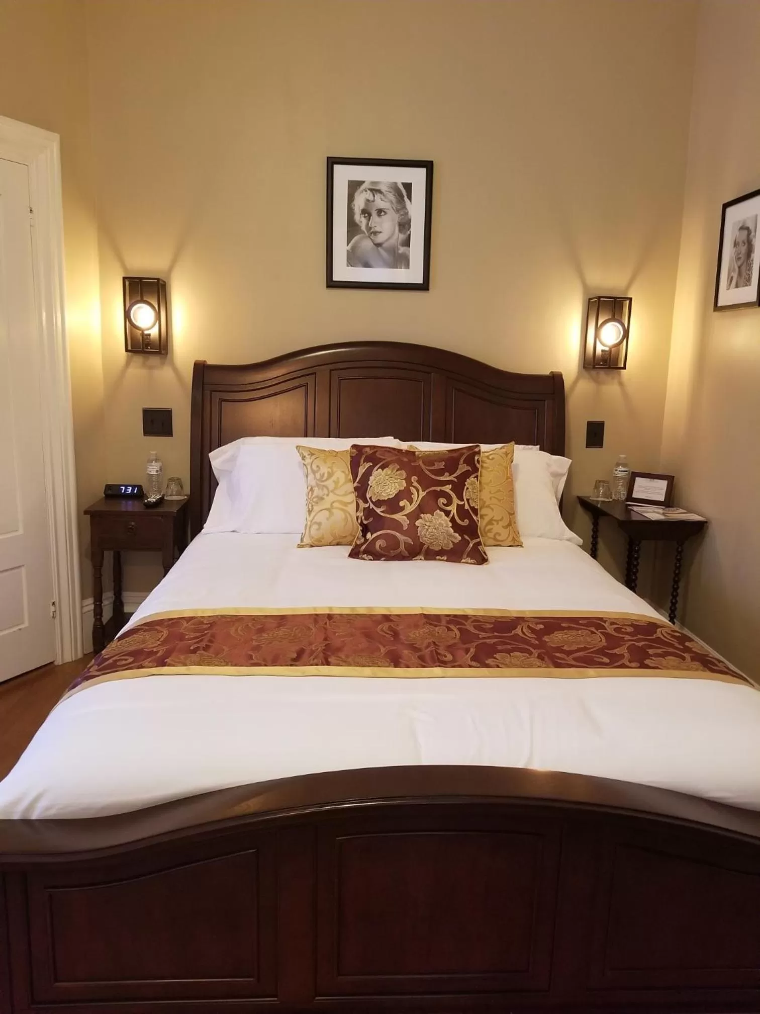 Bed in Blackberry Inn