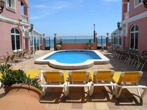 Swimming pool in Lloyds Beach Club