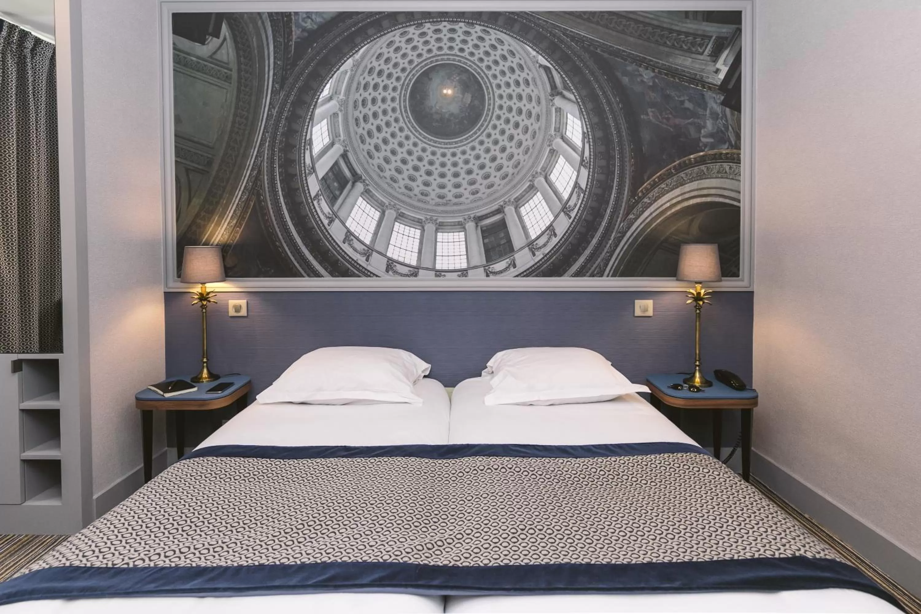 Photo of the whole room, Bed in Hotel Saint Christophe