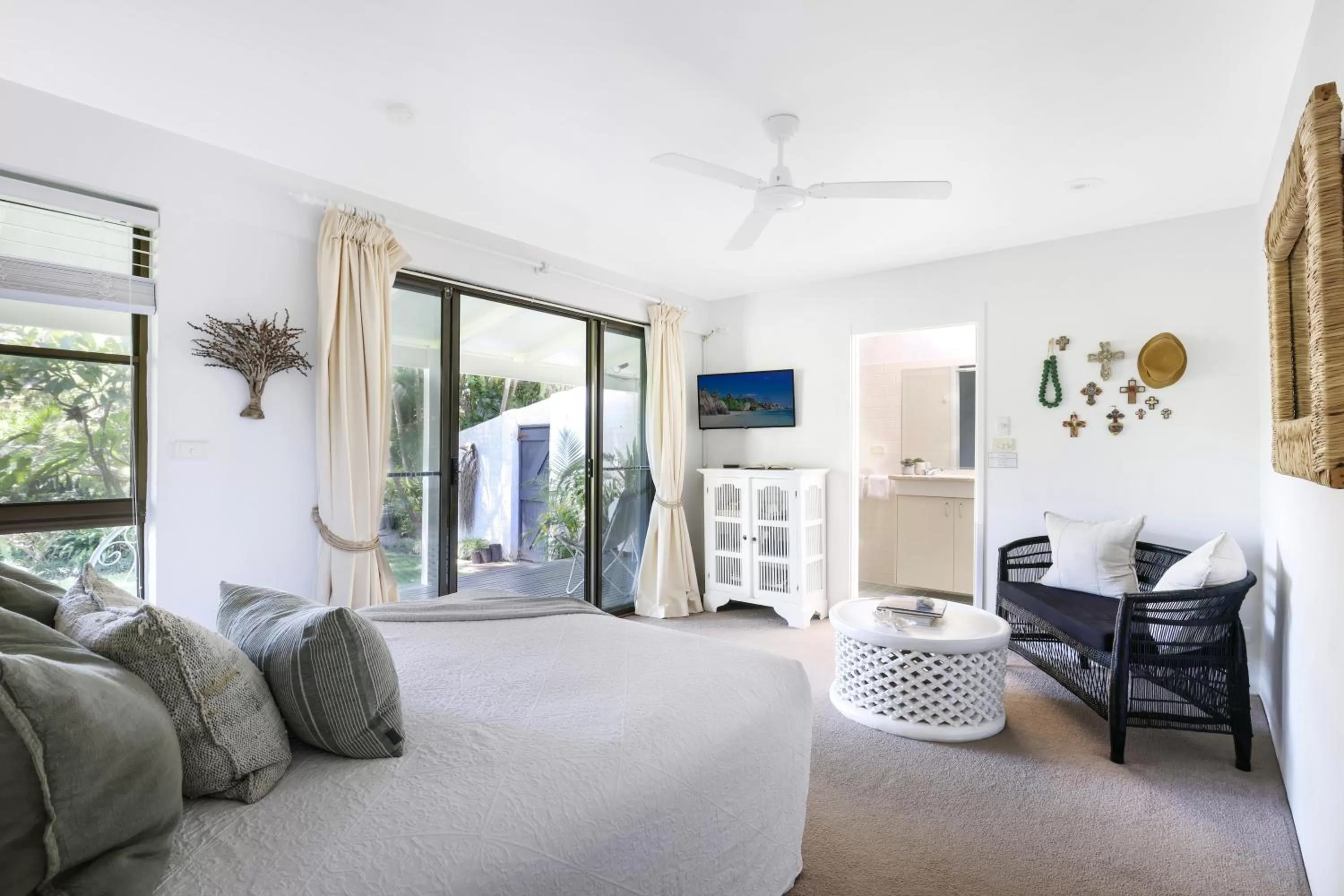 Bed in Sensom at Sapphire - Adults only B&B