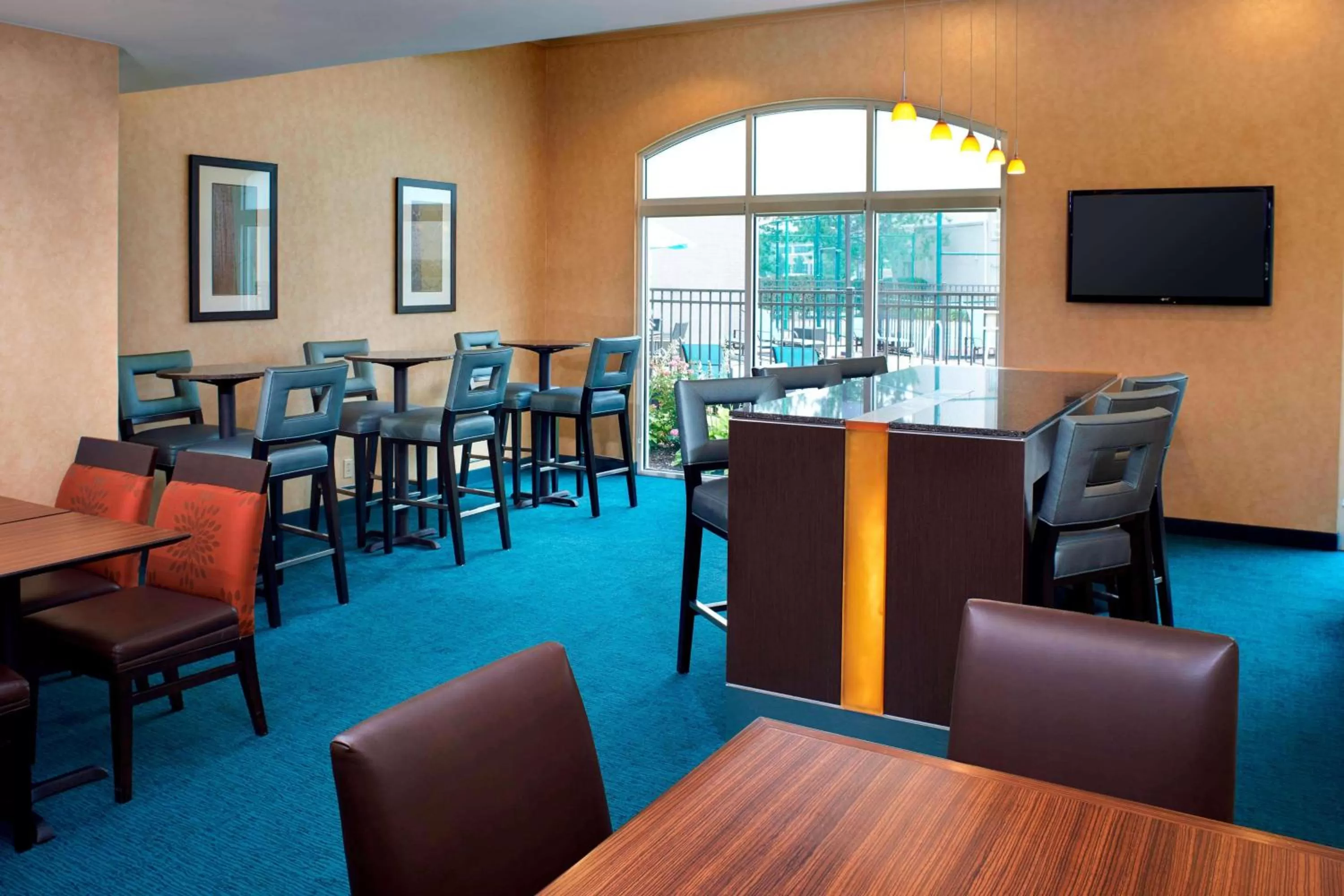 Breakfast in Sonesta ES Suites Detroit Warren