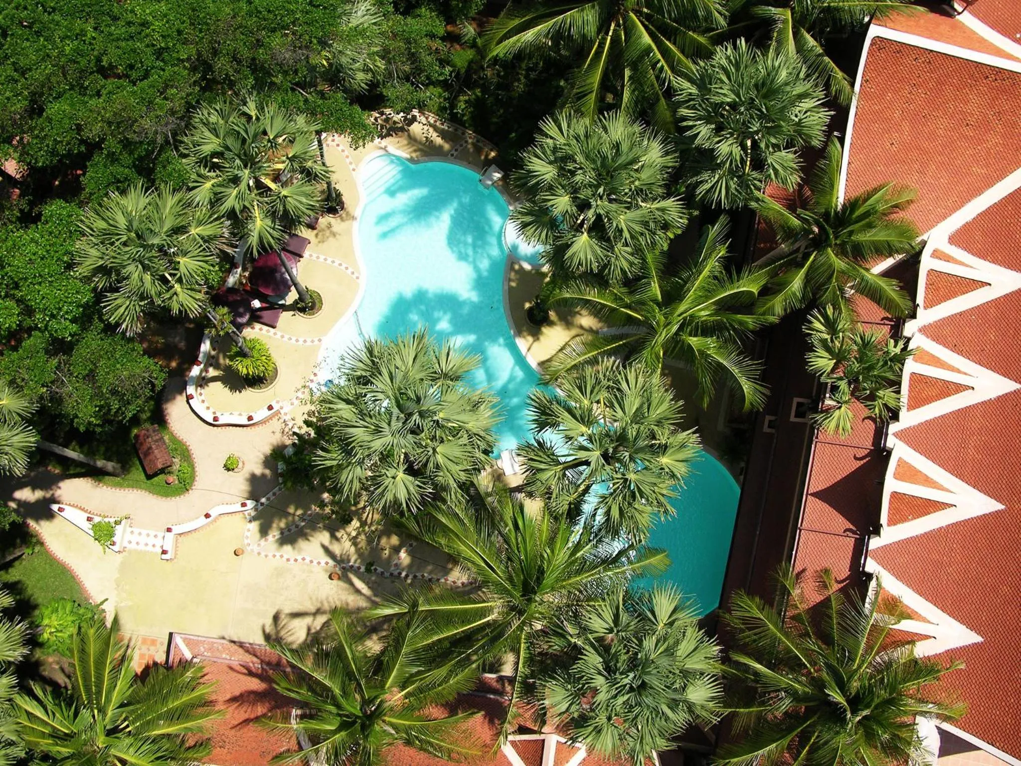 Swimming pool in Royal Phawadee Village Patong - 2 Minutes walk to the beach