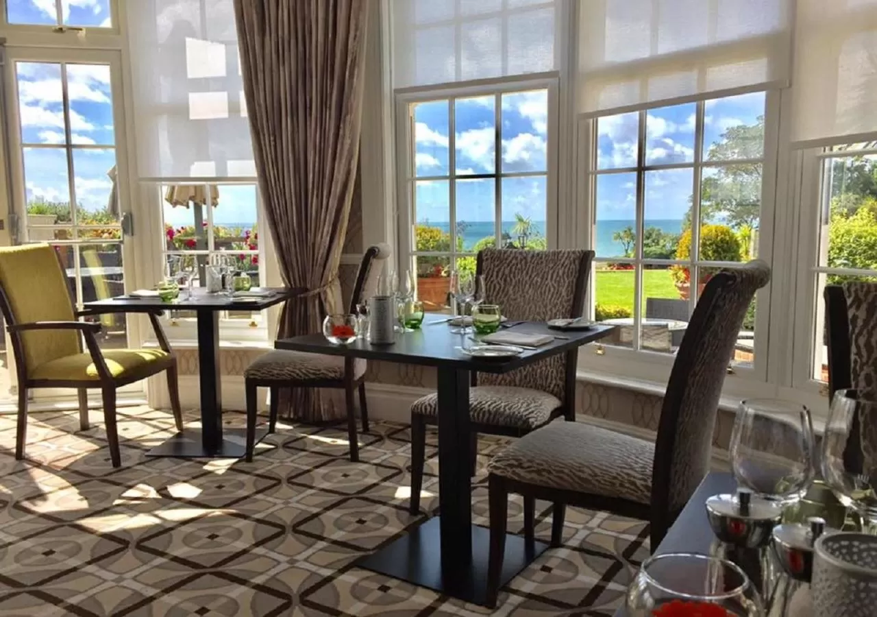 Restaurant/places to eat in Hotel Miramar