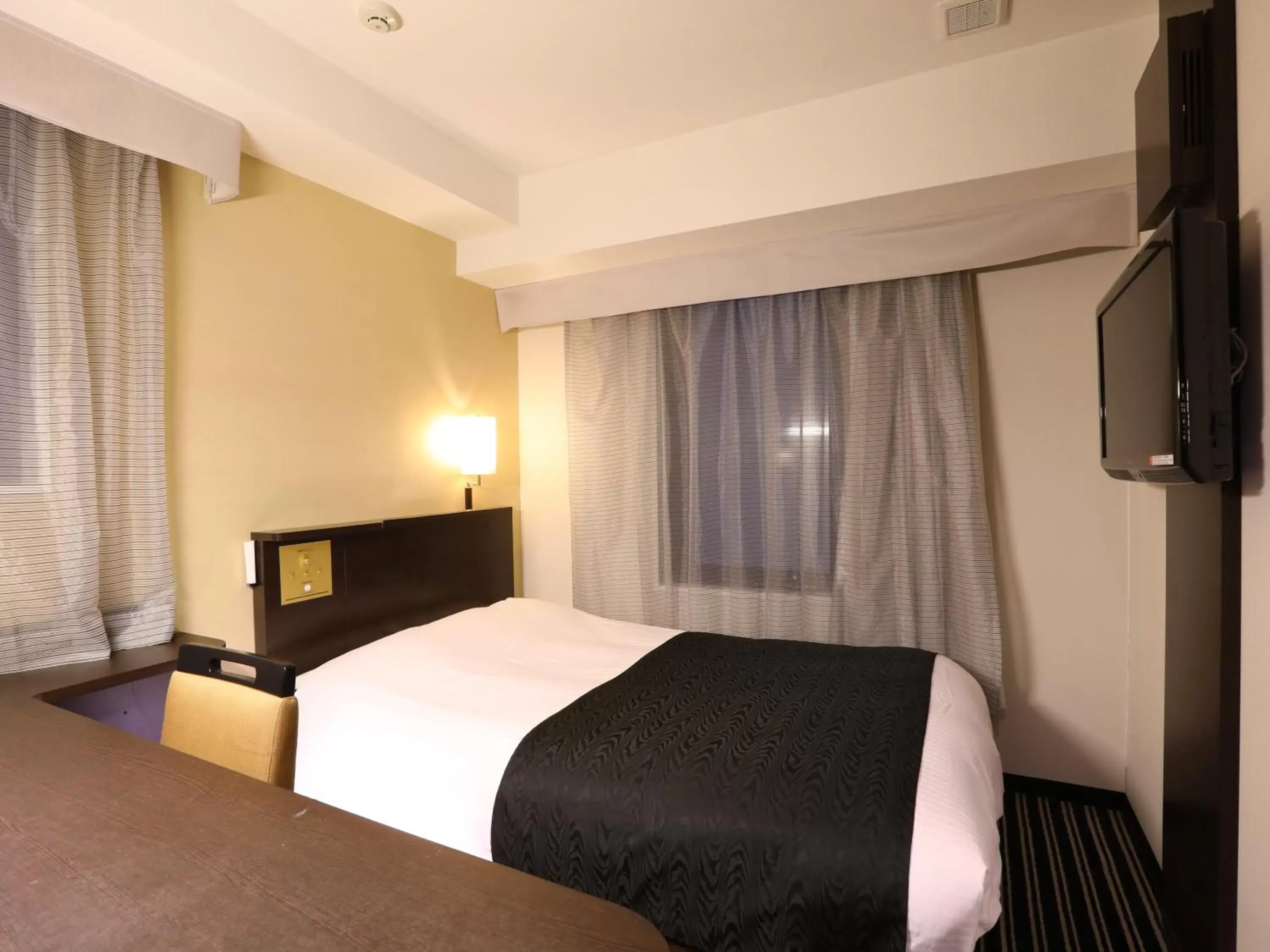 Double Room - Smoking in APA Hotel Tokyo Kudanshita Double Room - Smoking in APA Hotel Tokyo Kudanshita