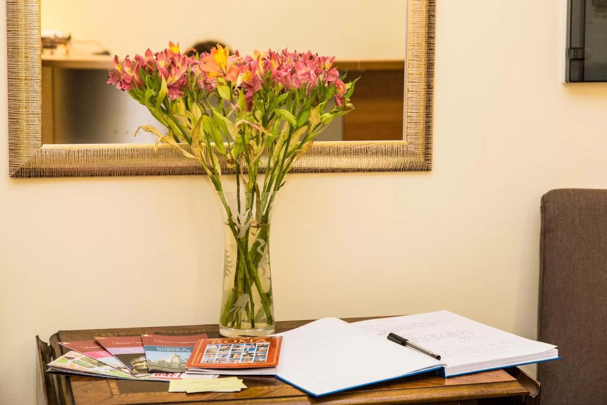 Lobby or reception in Trastevere's Friends