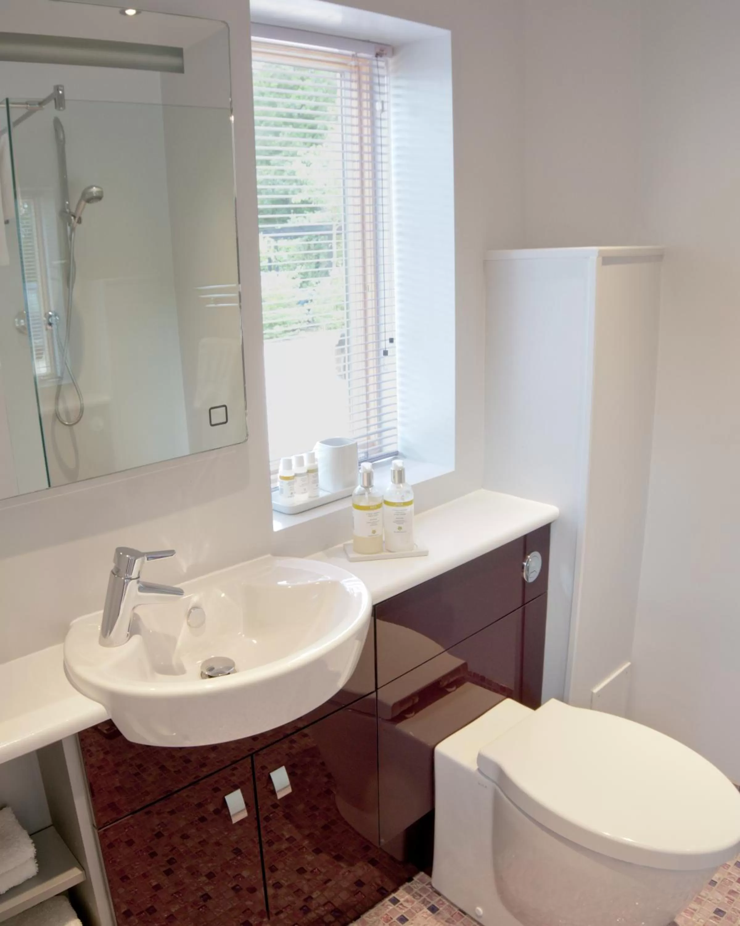 Bathroom in South Lodge