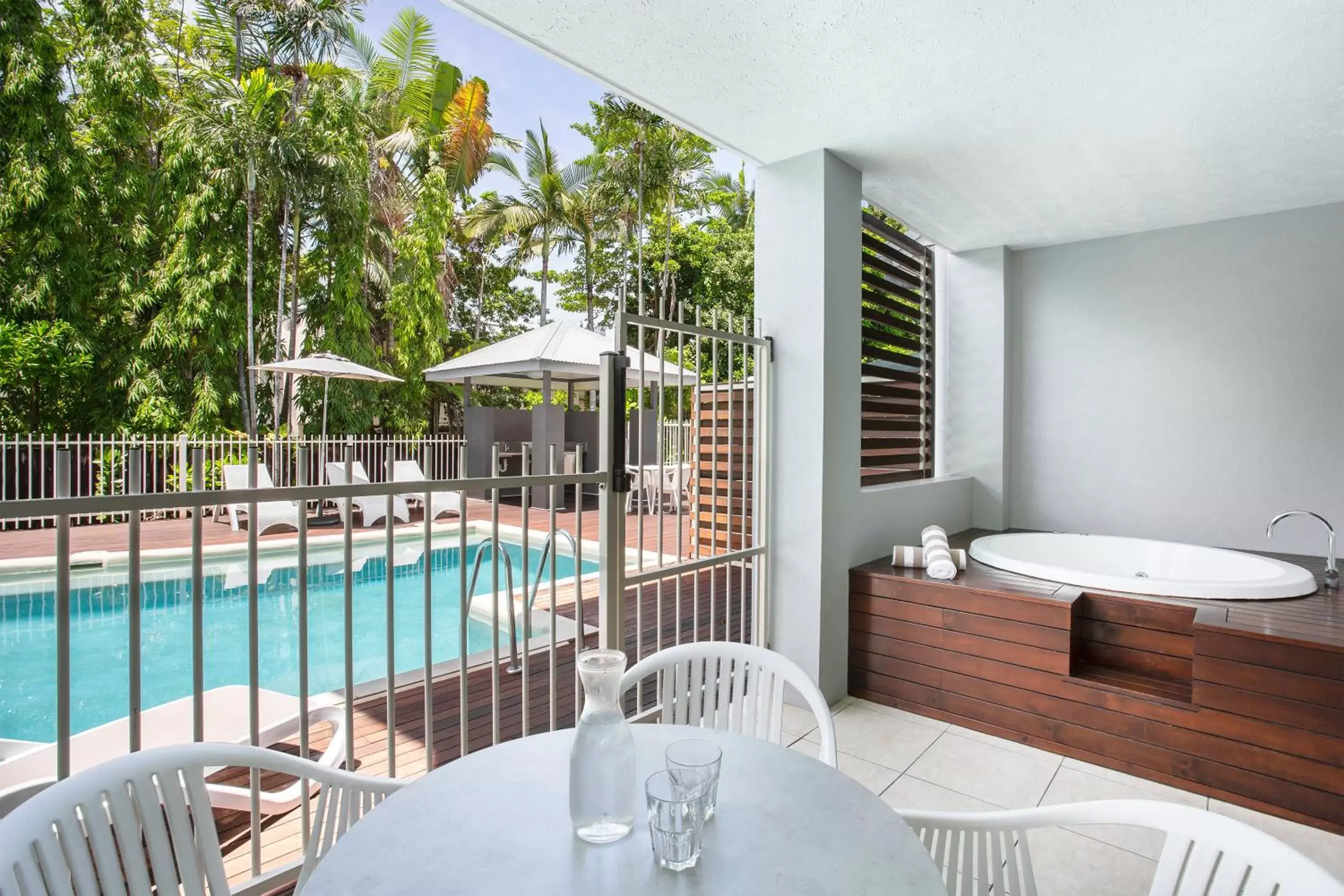 One-Bedroom Apartment with Direct Pool Access in Mantra Aqueous on Port One-Bedroom Apartment with Direct Pool Access in Mantra Aqueous on Port