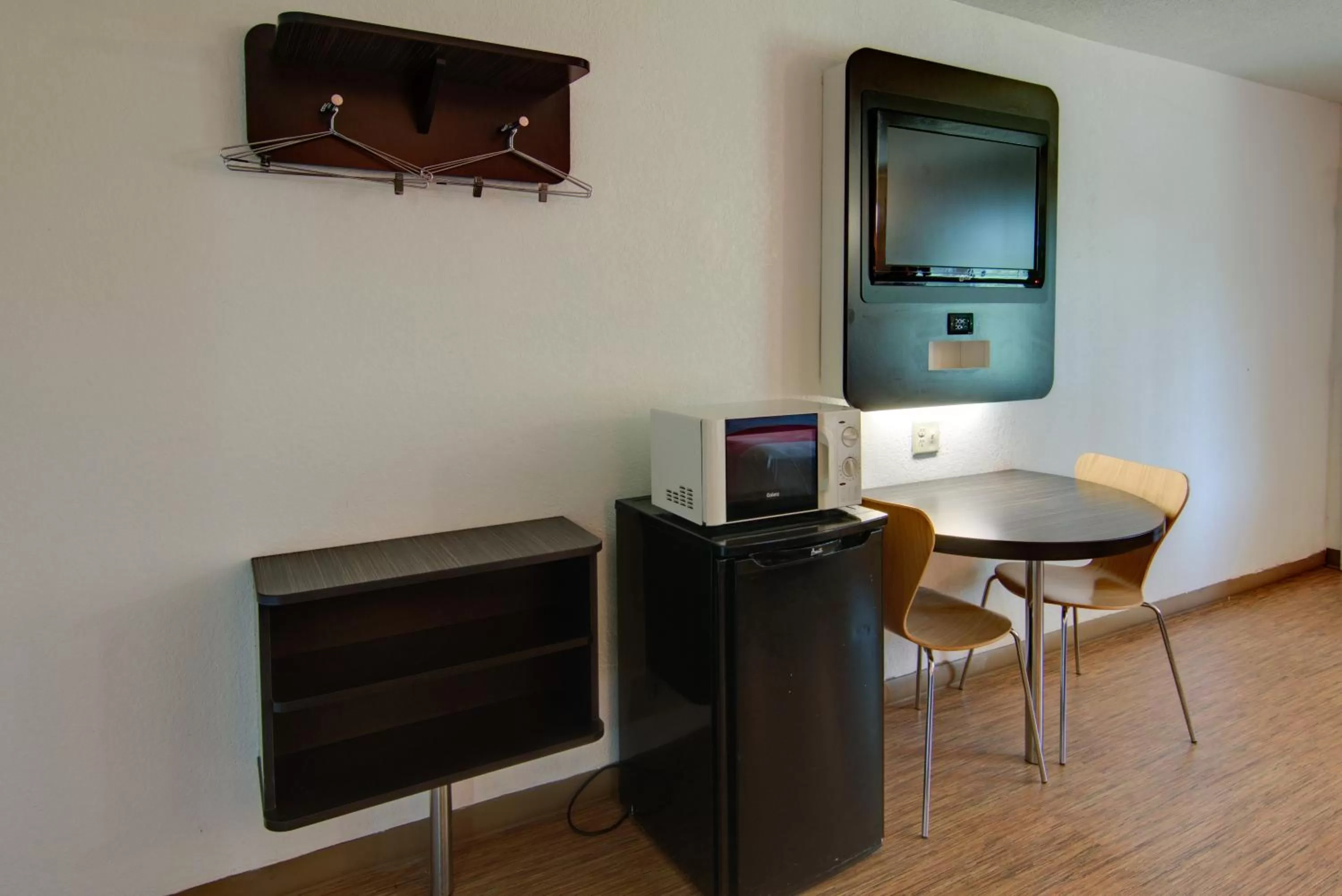 Bedroom in Motel 6-Mount Pleasant, TX