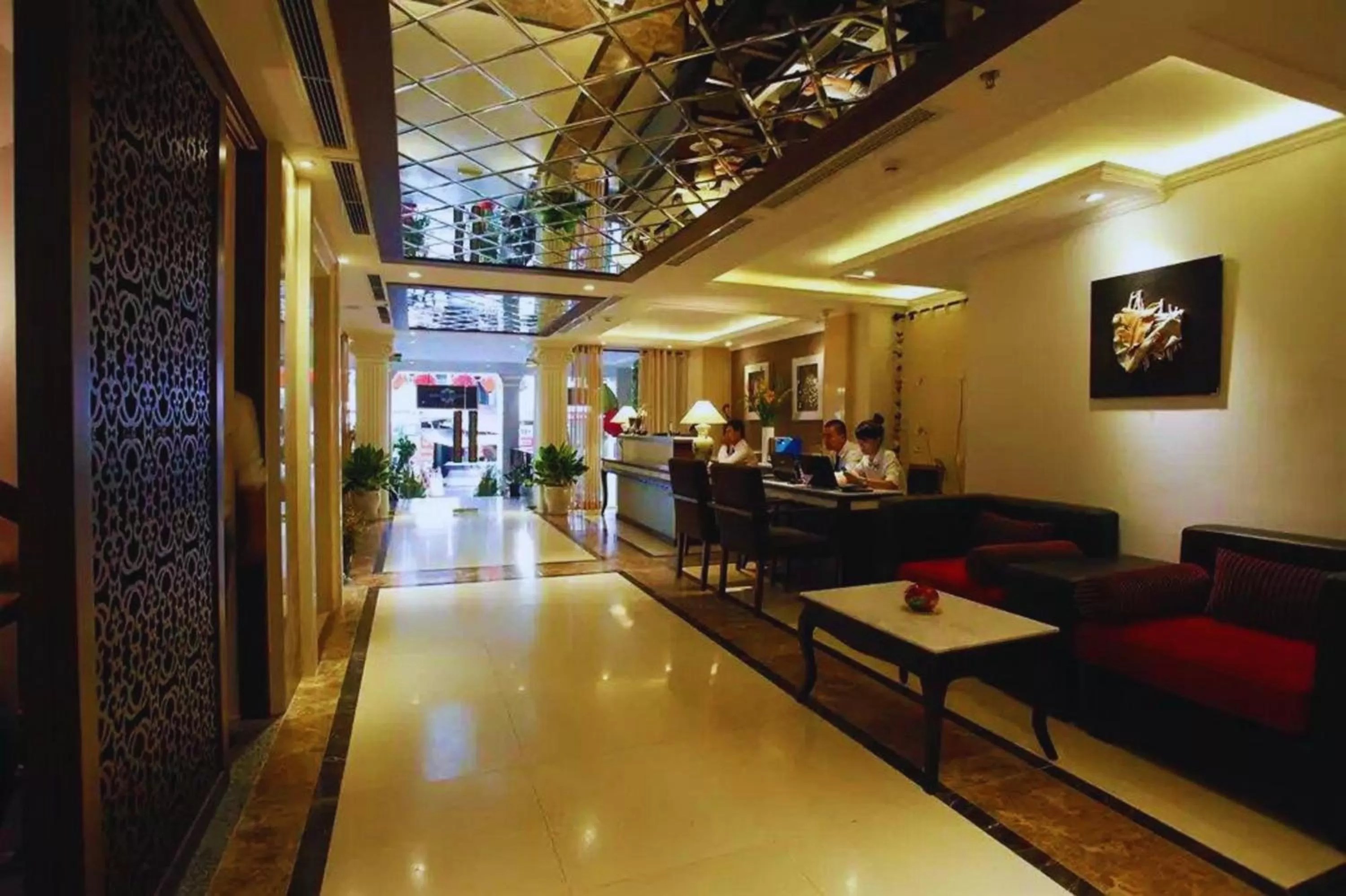 Communal lounge/ TV room in Hotel Emerald Waters Classy