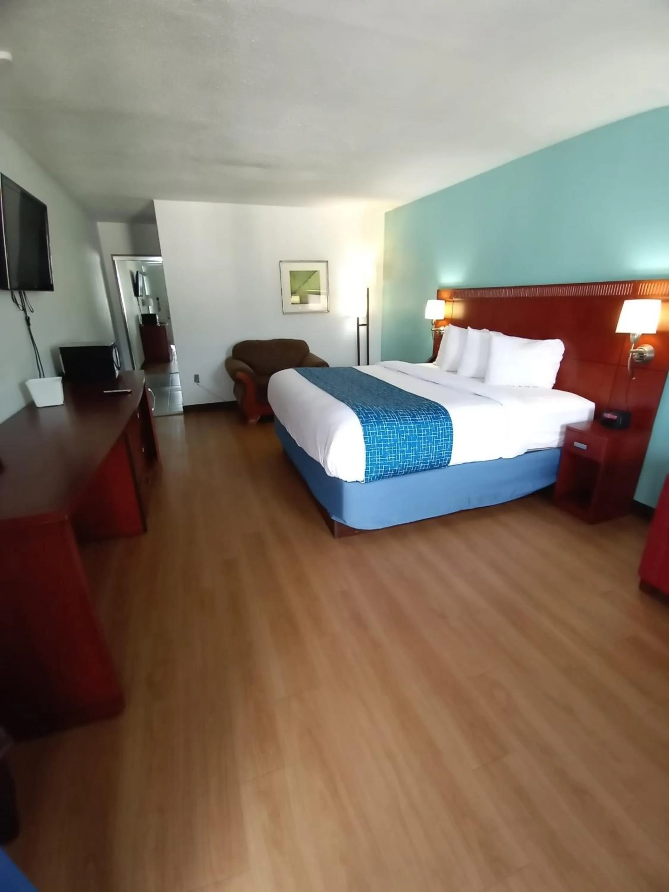 Bedroom in Travelodge by Wyndham Petersburg