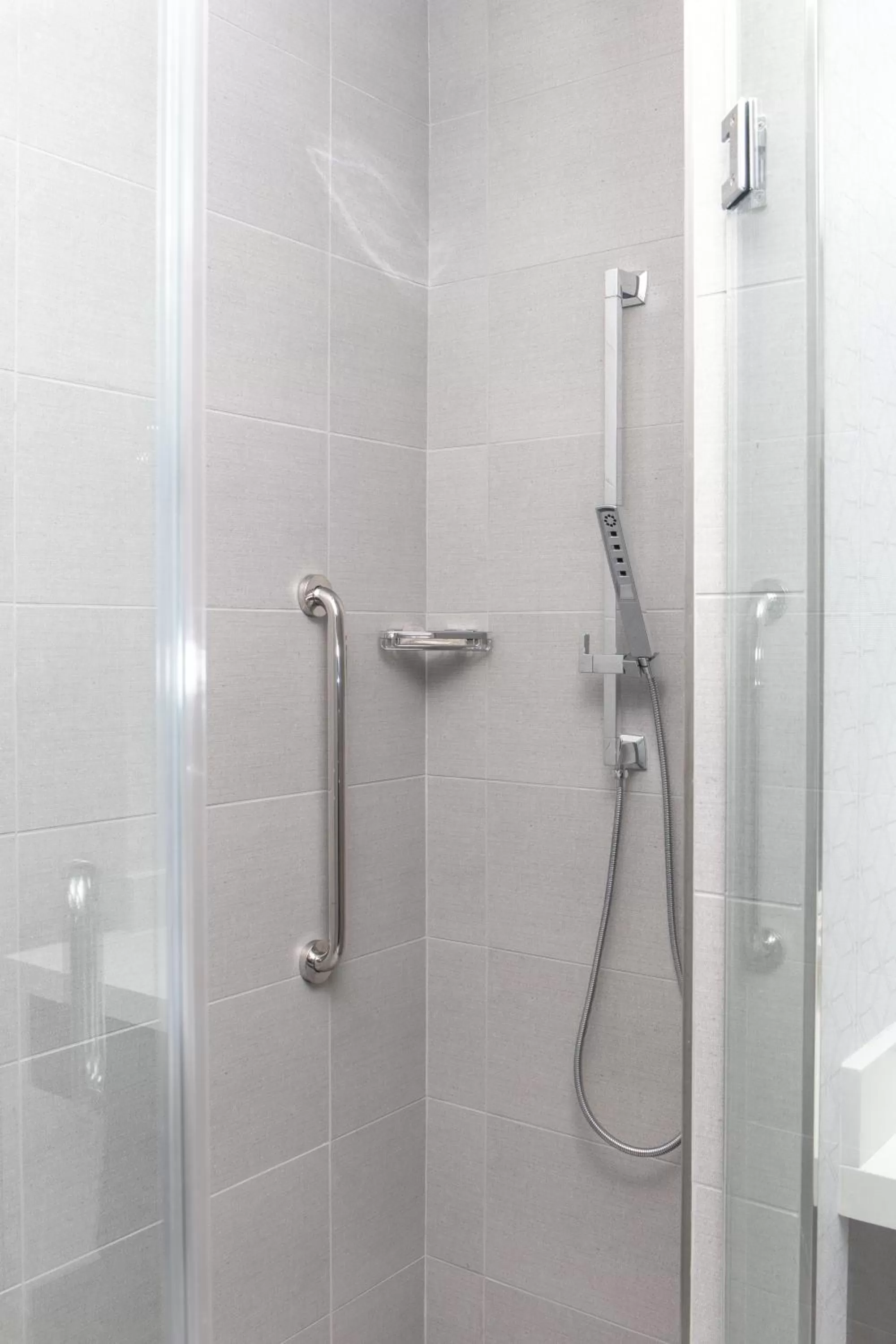 Bathroom in Haywood Park Hotel, an Ascend Collection Hotel