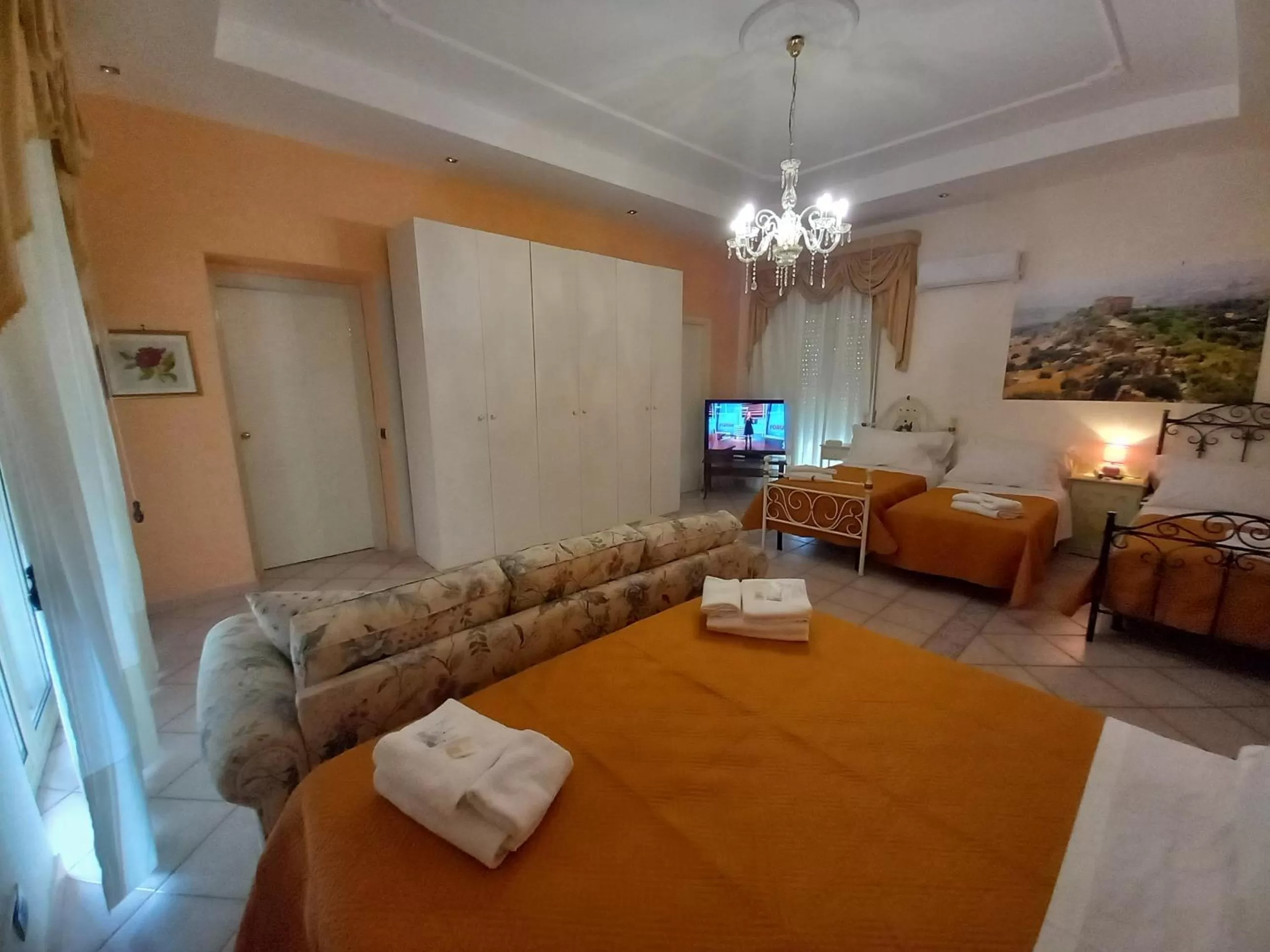 Bedroom, Bed in B&B Batarà - "La Terrazza del Centro"