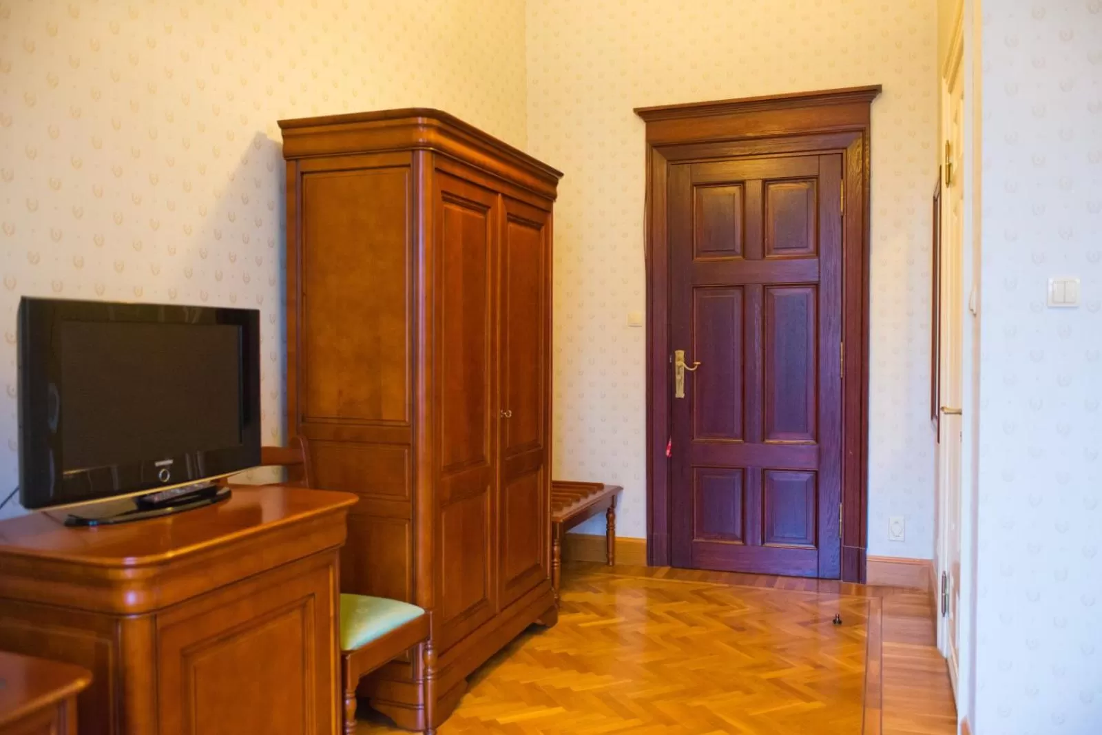 TV and multimedia, TV/Entertainment Center in Pałac Wiejce