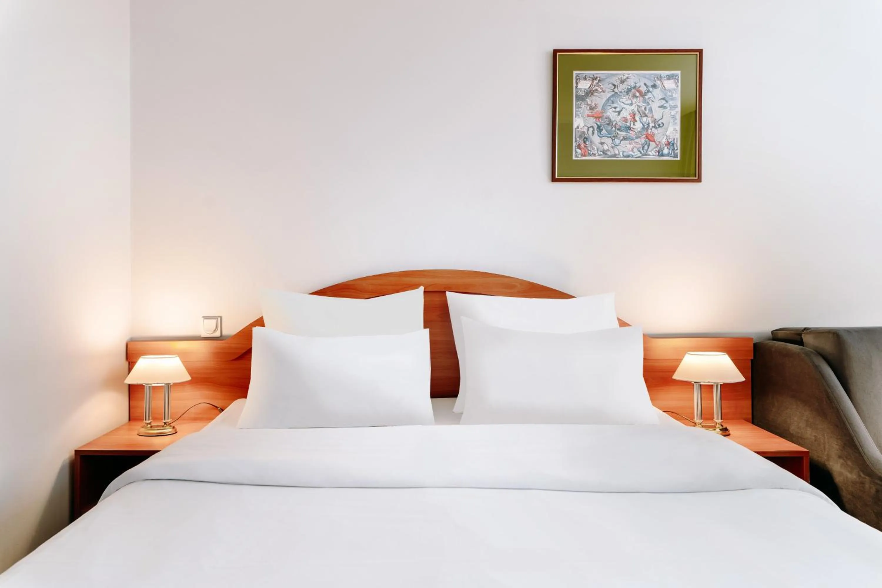 View (from property/room), Bed in Hotel Mercure Toruń Centrum