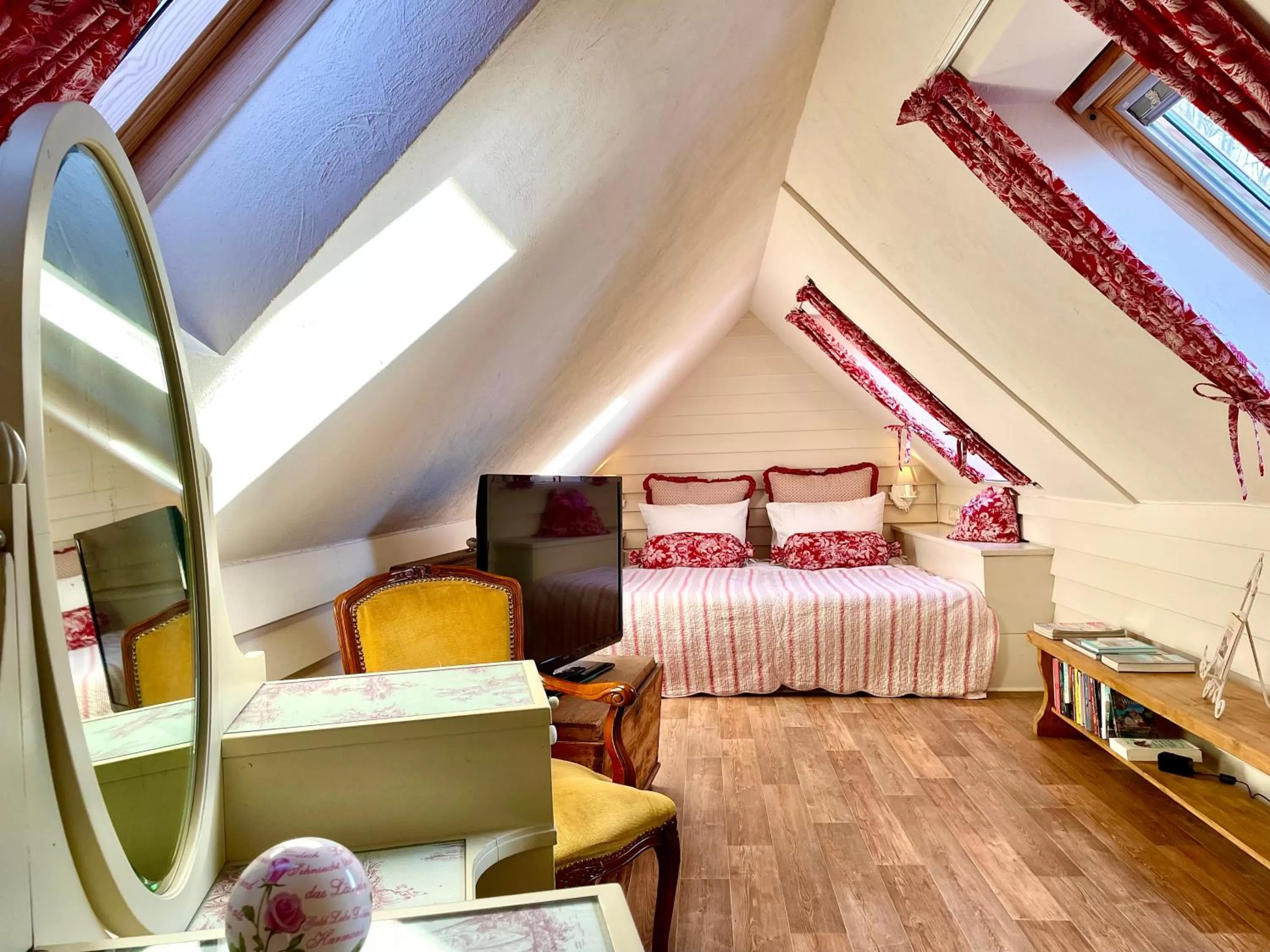 Bedroom in Weißt Du noch - Gästehäuser & Suiten