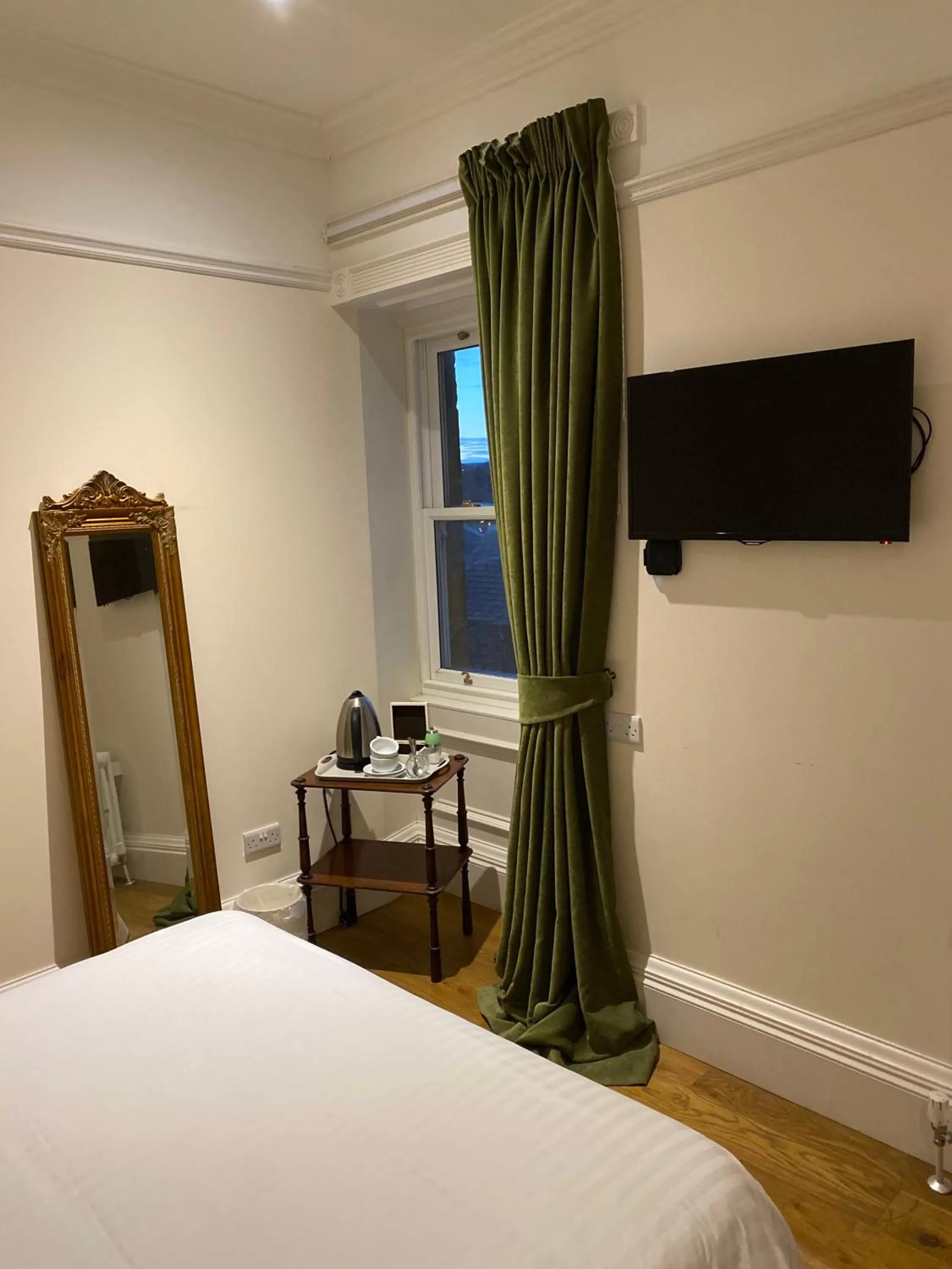 Bed in Banners House Hotel