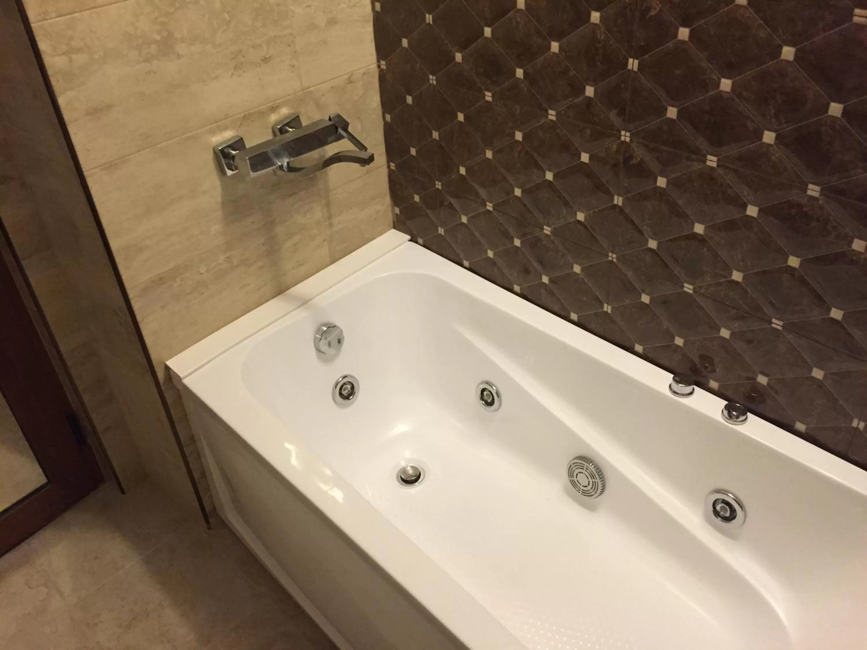 Bathroom in Family Hotel Malibu