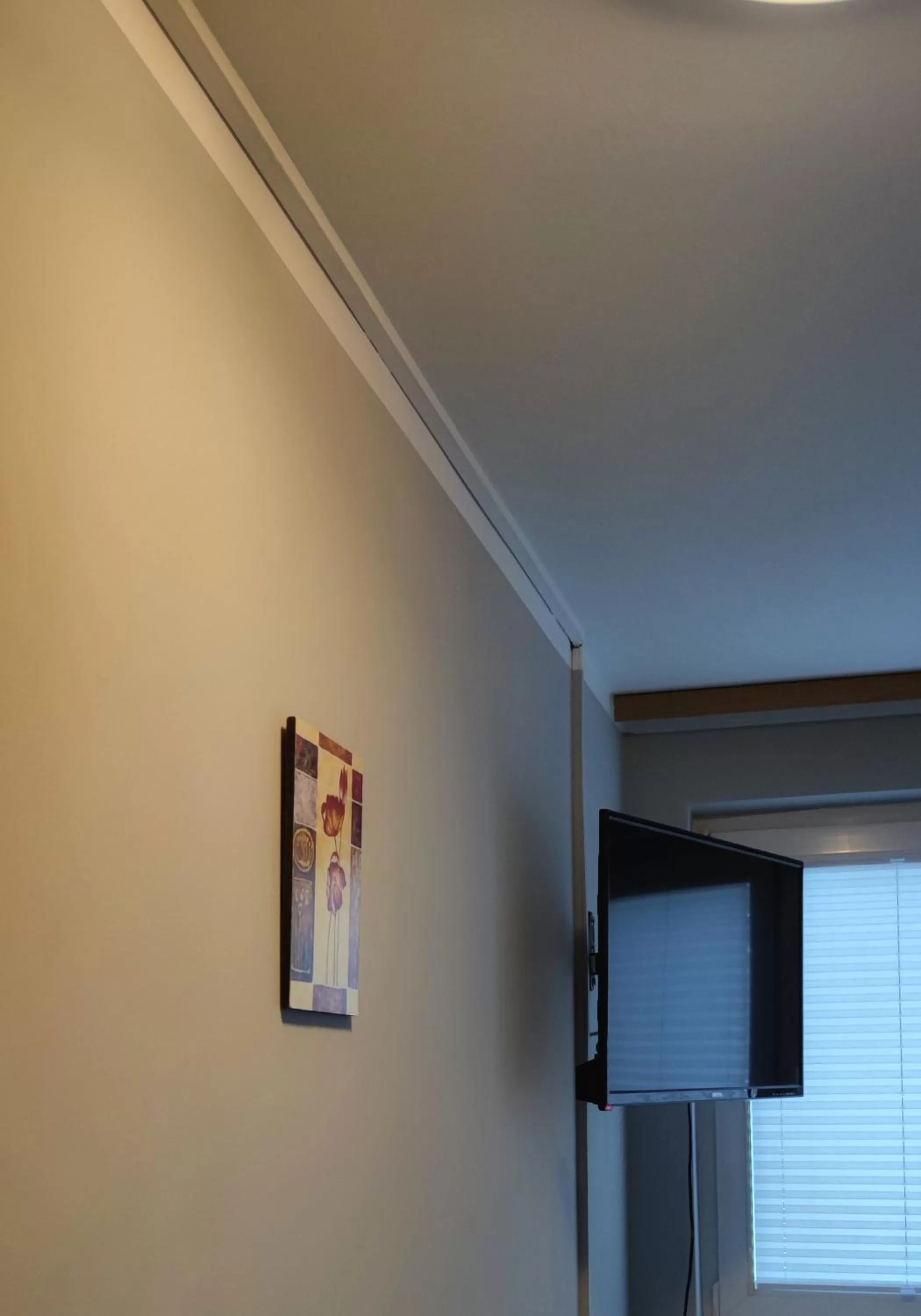 TV and multimedia, TV/Entertainment Center in Ośrodek Konferencyjno-Wypoczynkowy "Krucze Skały" w Karpaczu